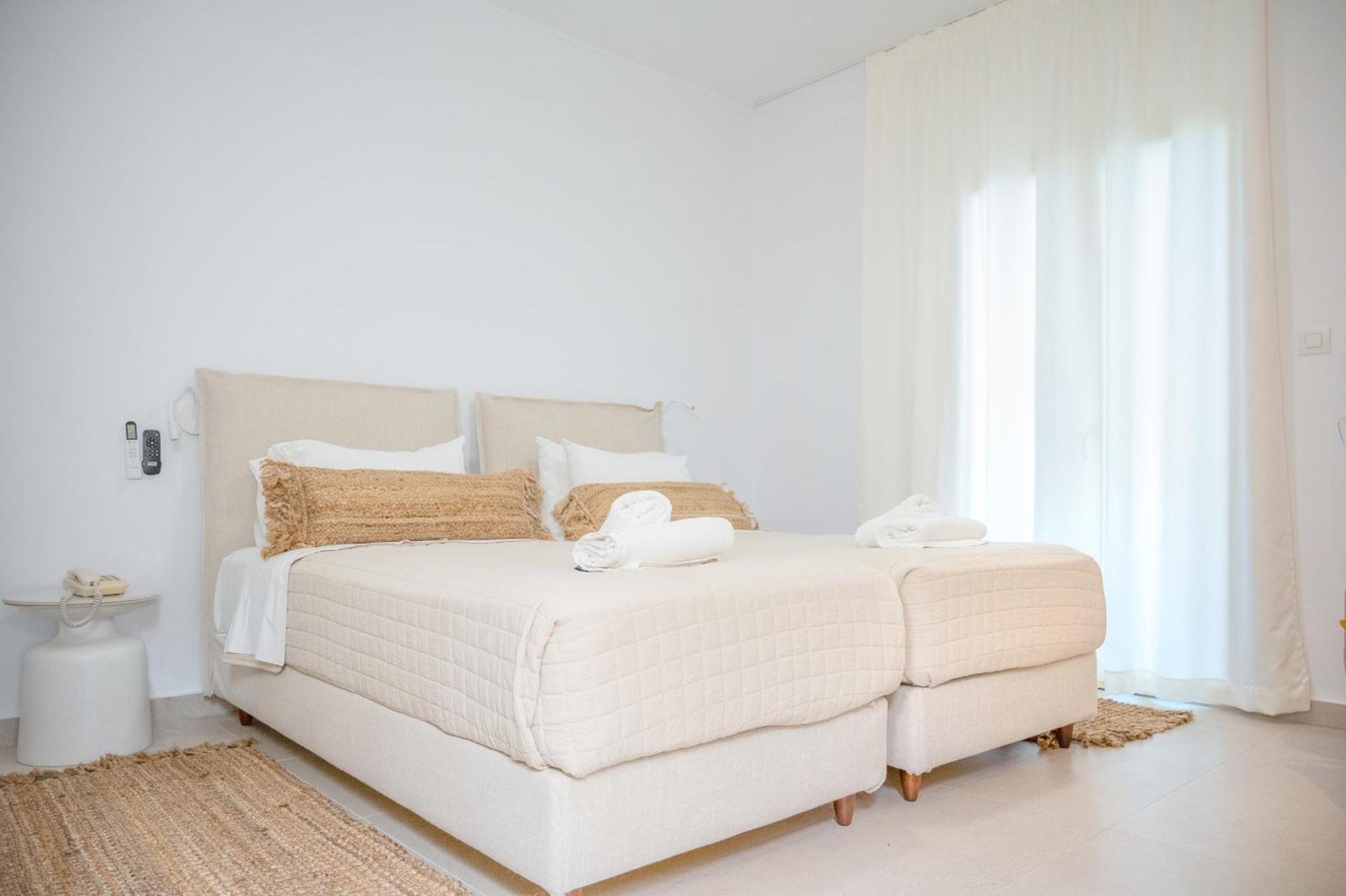 Deluxe Double or Twin Room Pool View