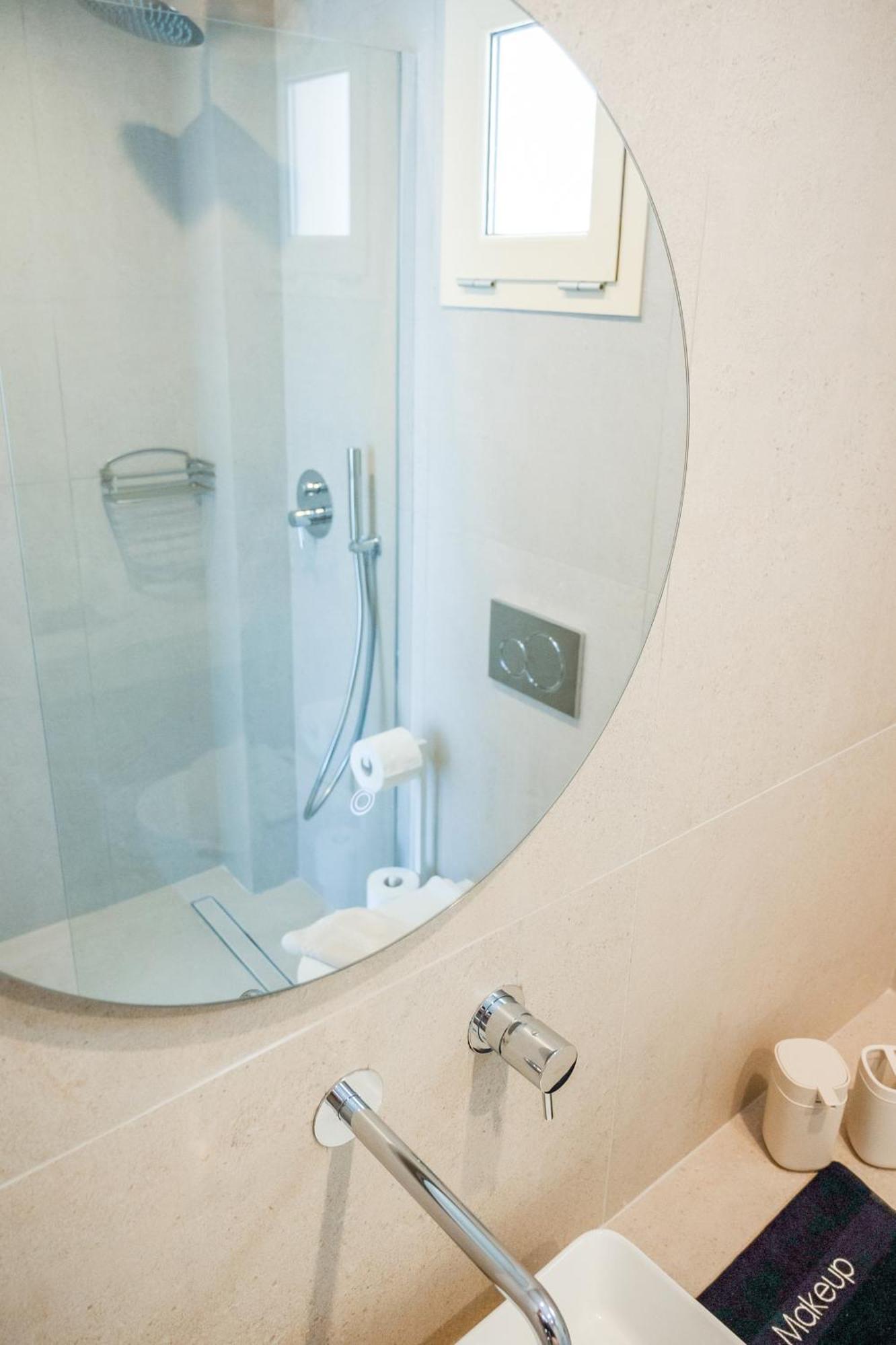 Deluxe Double or Twin Room Pool View