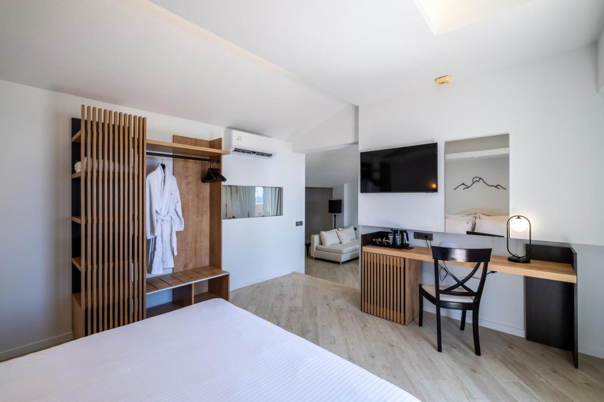 Deluxe Suite Sea View