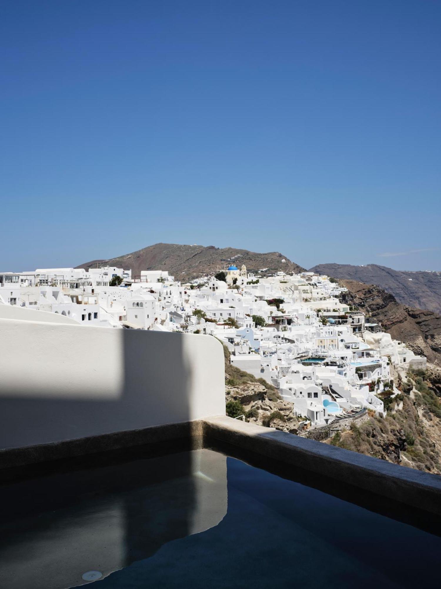 Superior Suite Sea View Infinity Pool