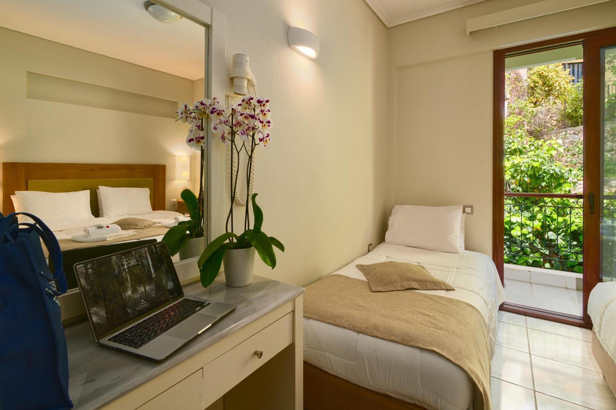 Economy Triple Room