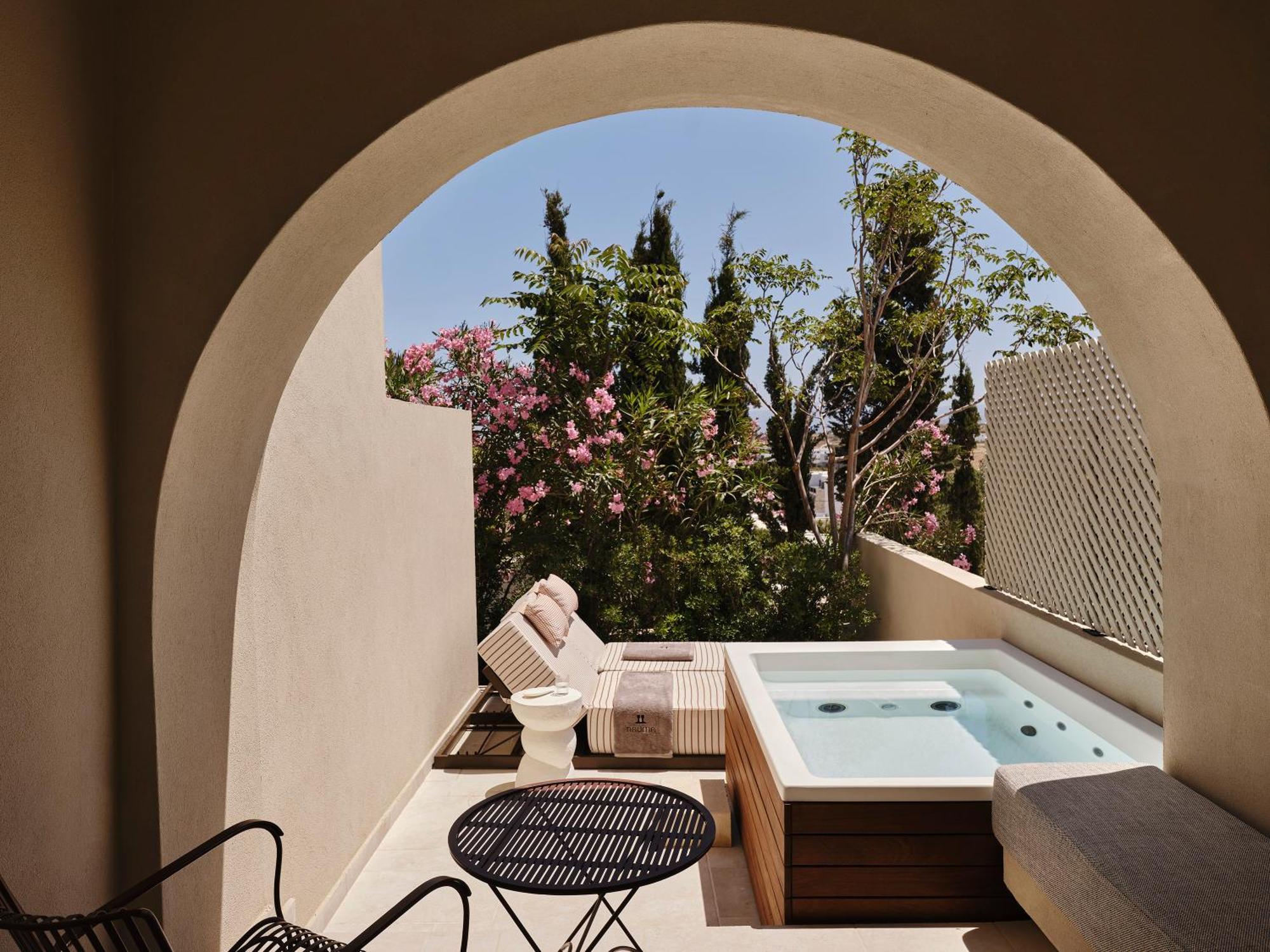Comfort Room Hot Tub