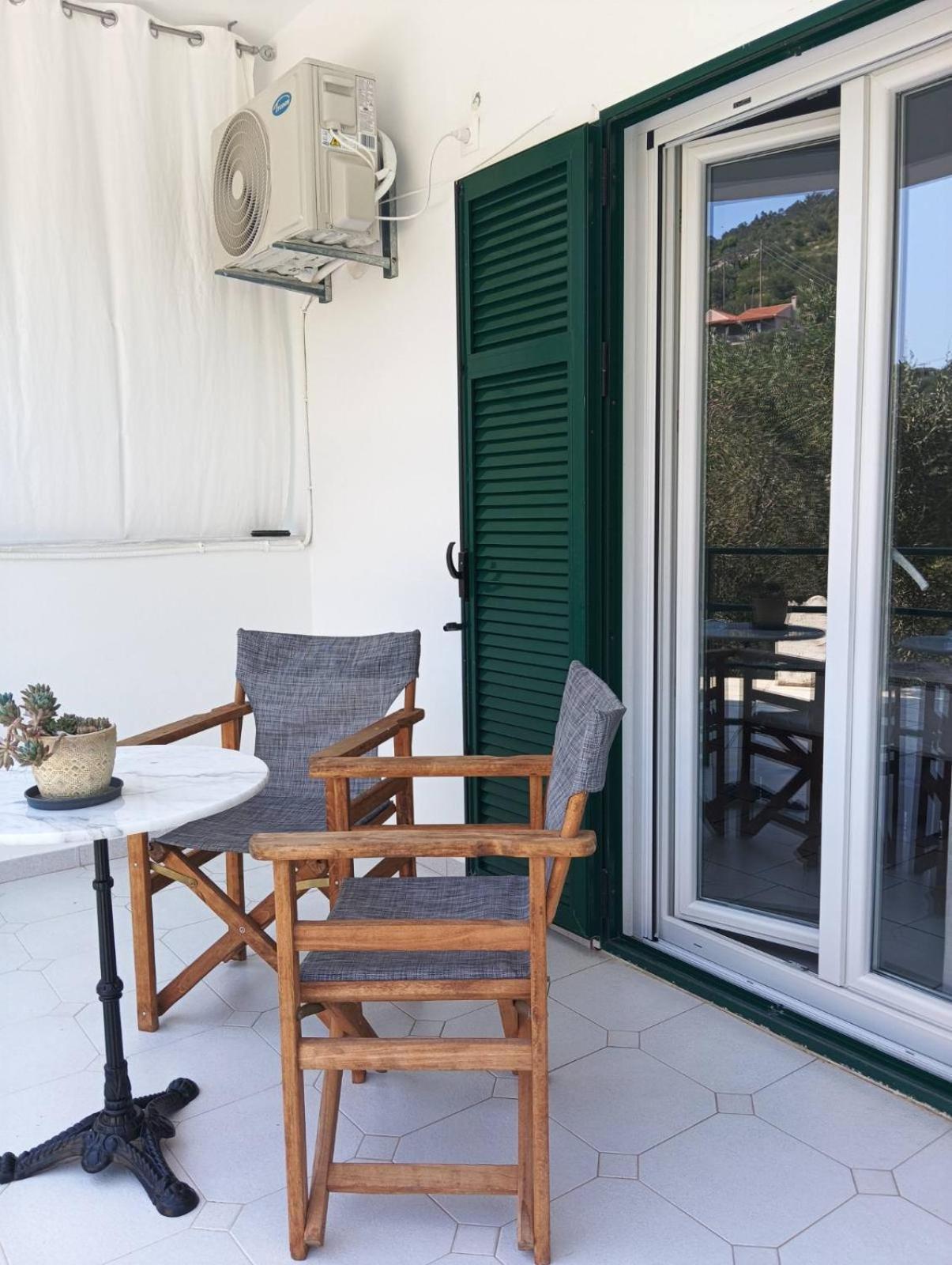 Studio Balcony