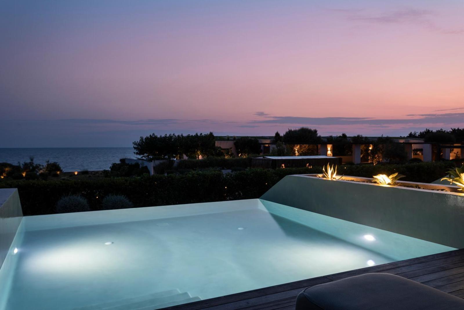 Mellow Pool Suite Sea View