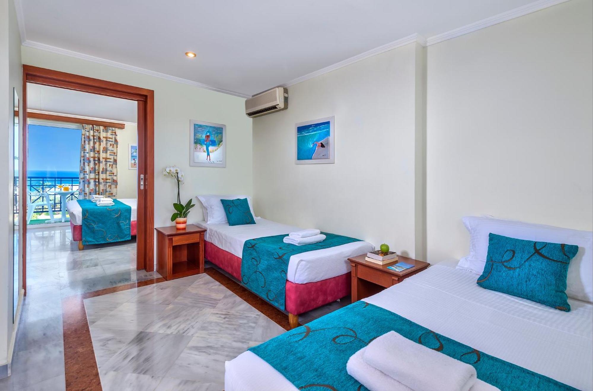 Superior Family Room with Sea View (2 Adults +2 Children)