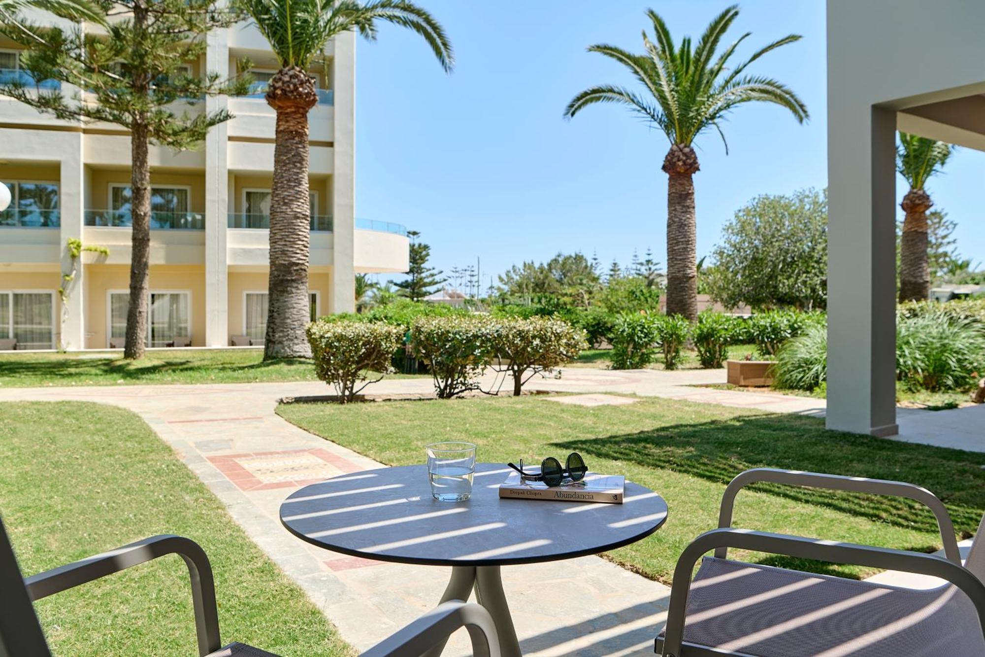 Bungalow Garden View
