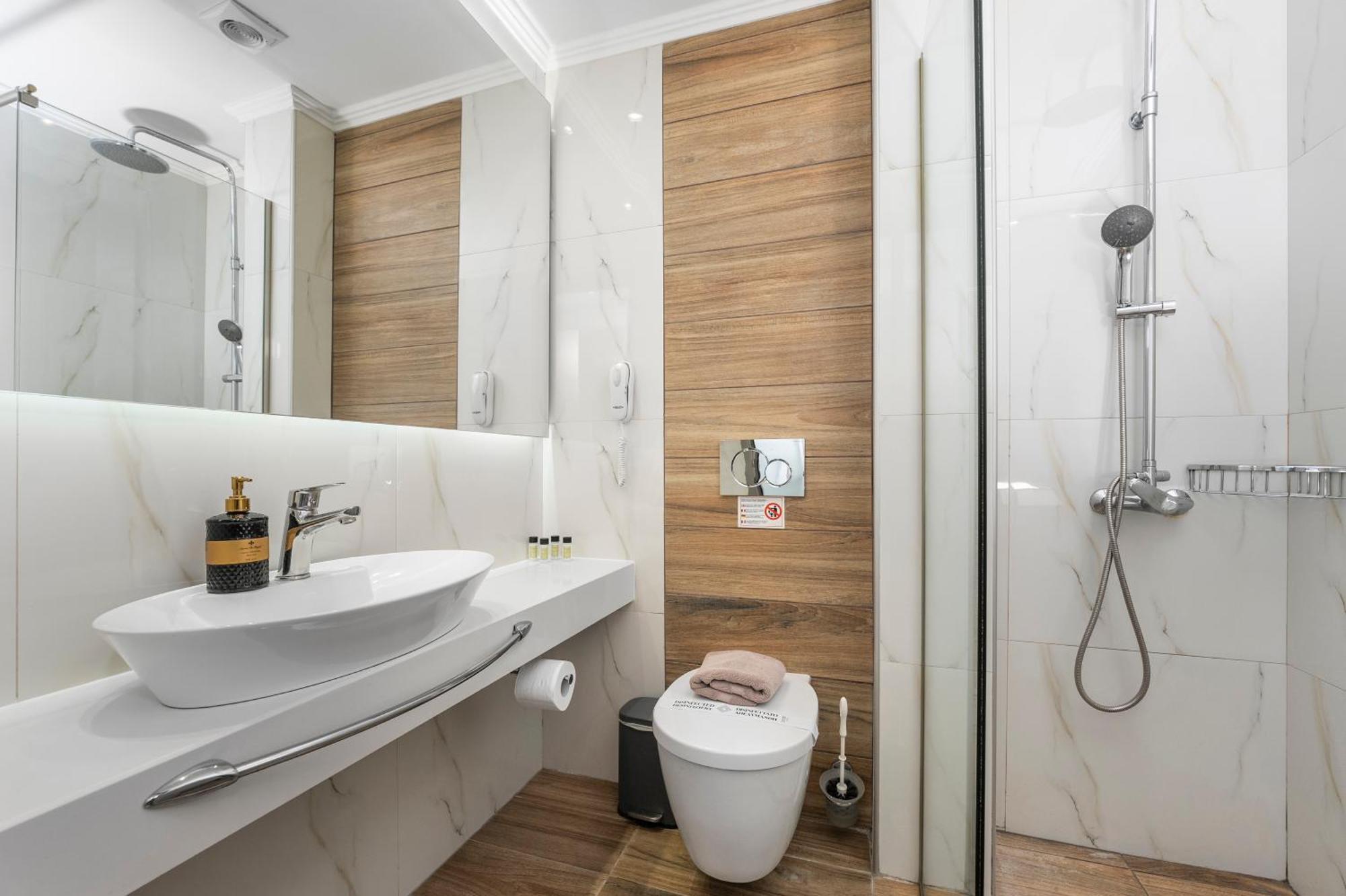 Quadruple Room,1695786174:JPEG