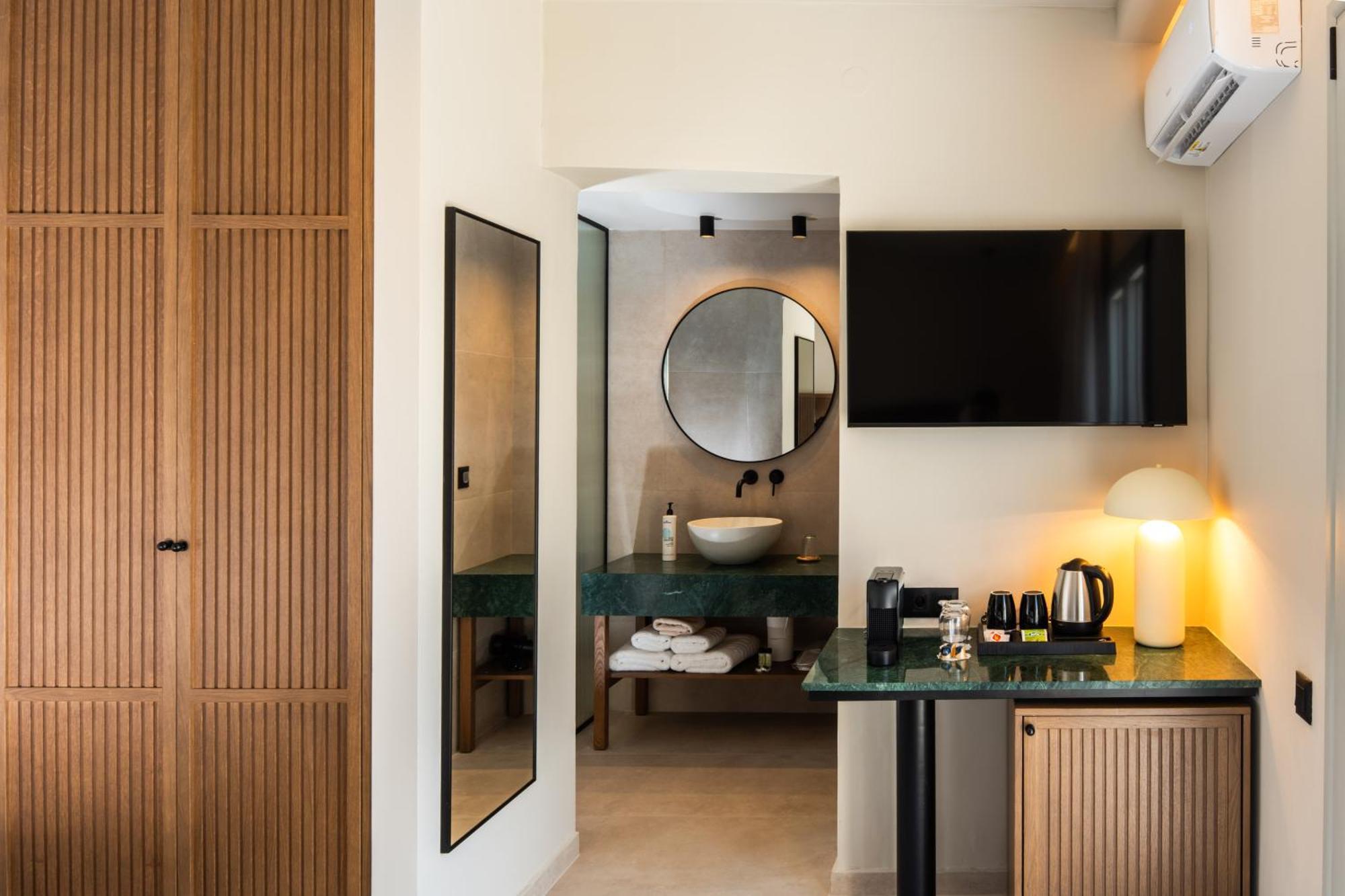Superior Penthouse Suite Sea View & Outdoor Hot Tub