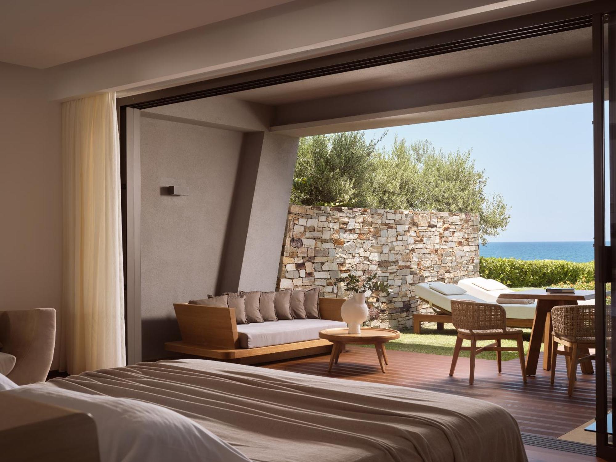 Deluxe Suite Sea View private pool