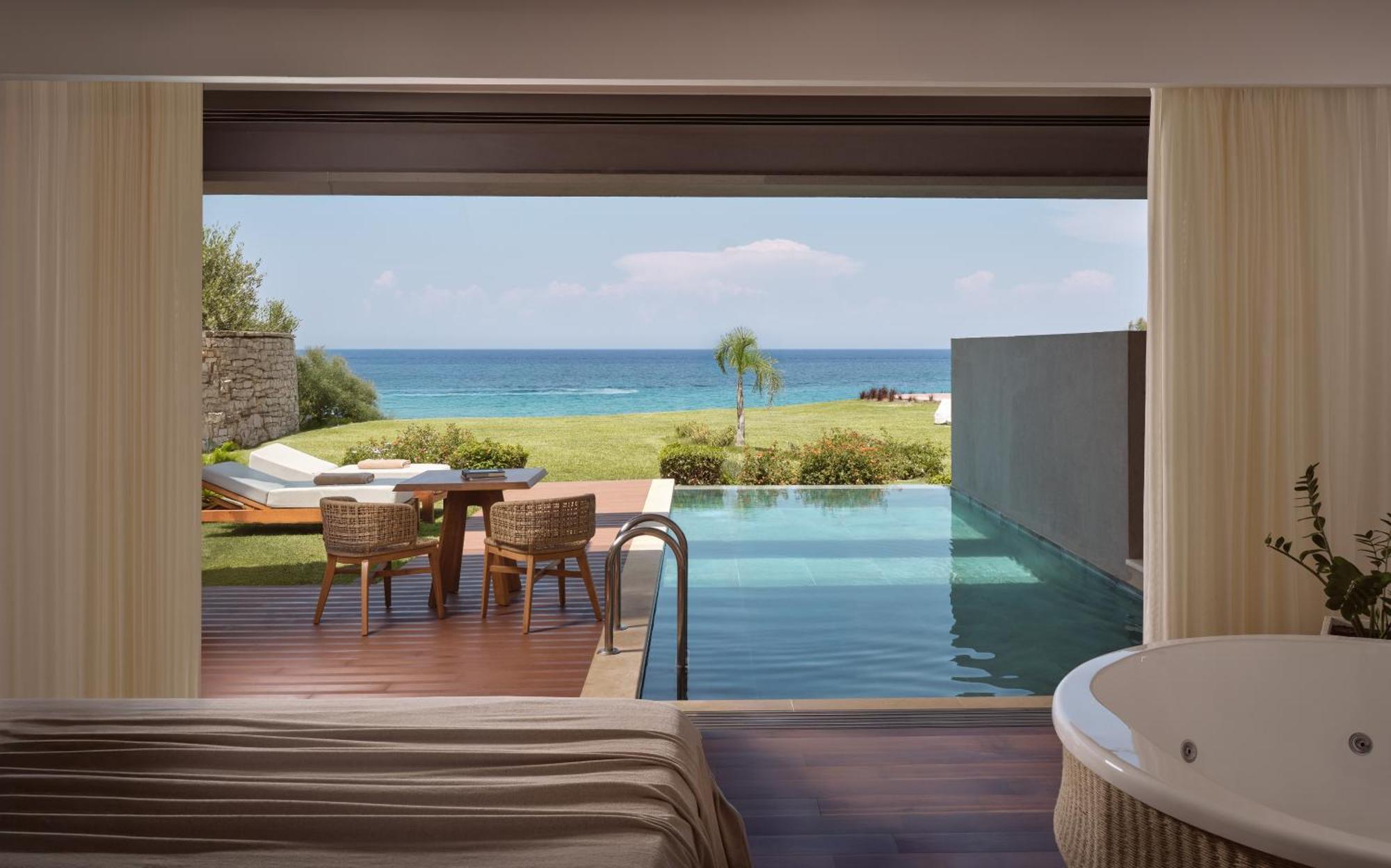 Deluxe Suite Sea View private pool