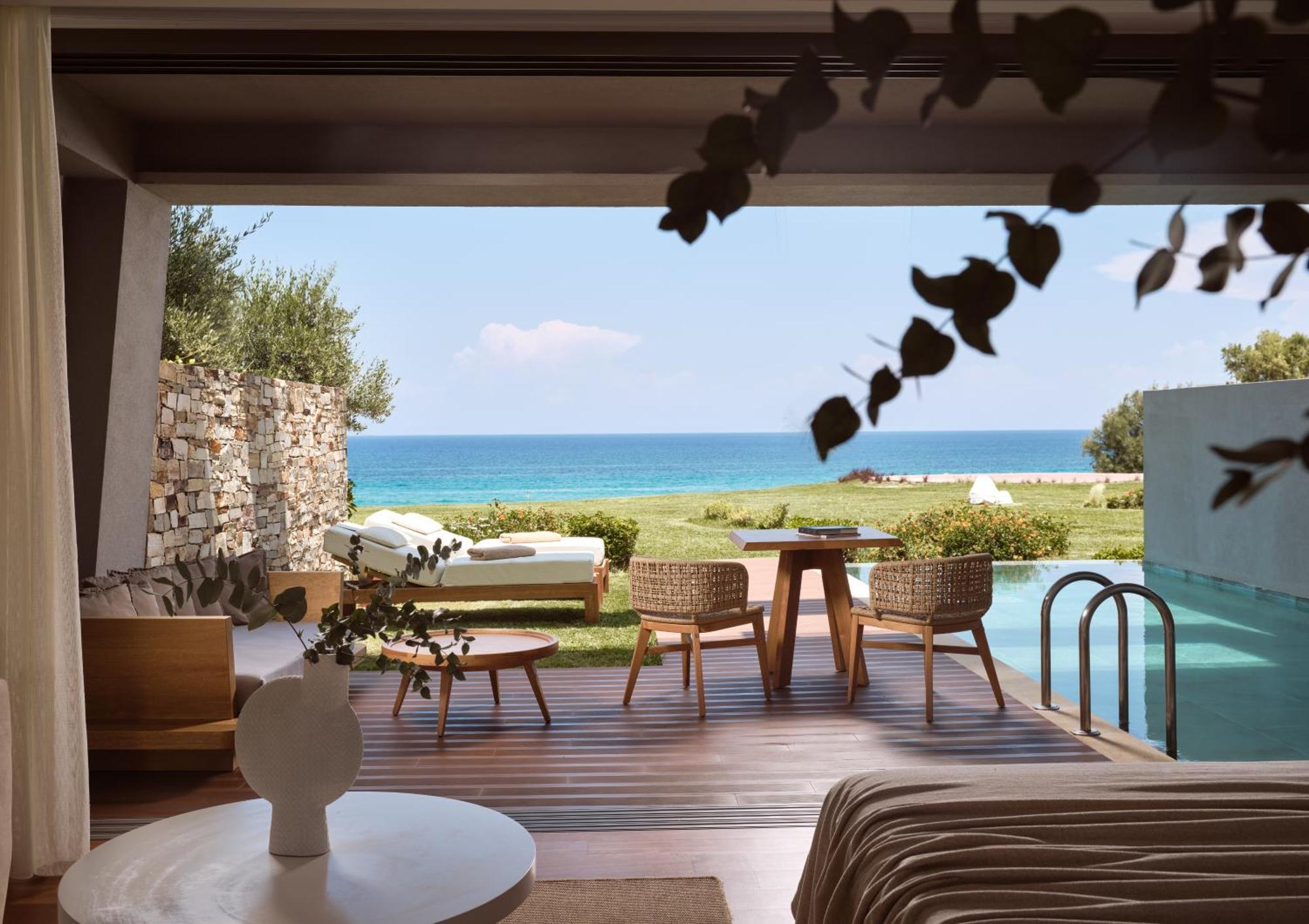 Deluxe Suite Sea View private pool