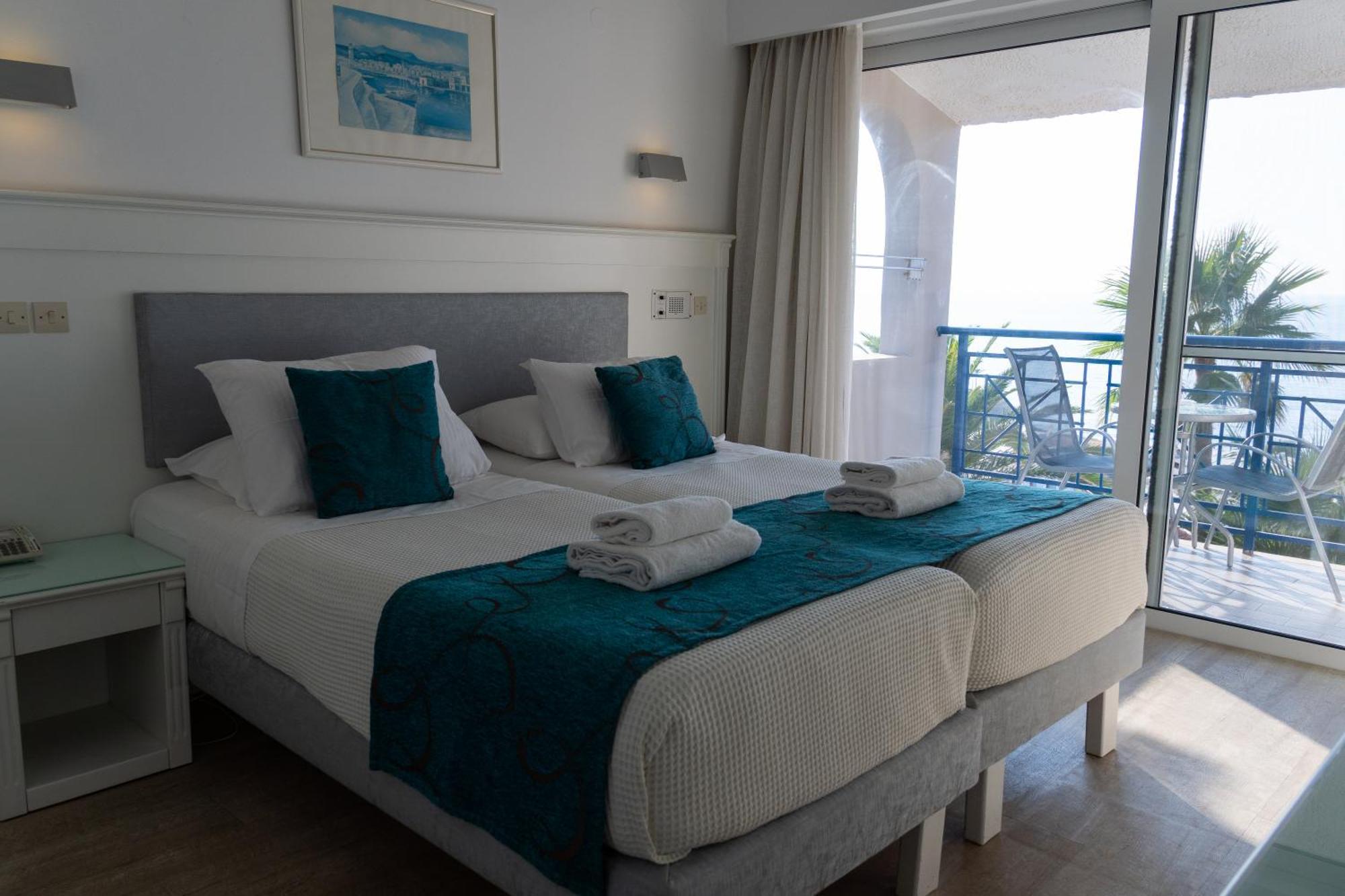 Superior Double or Twin Room Sea View