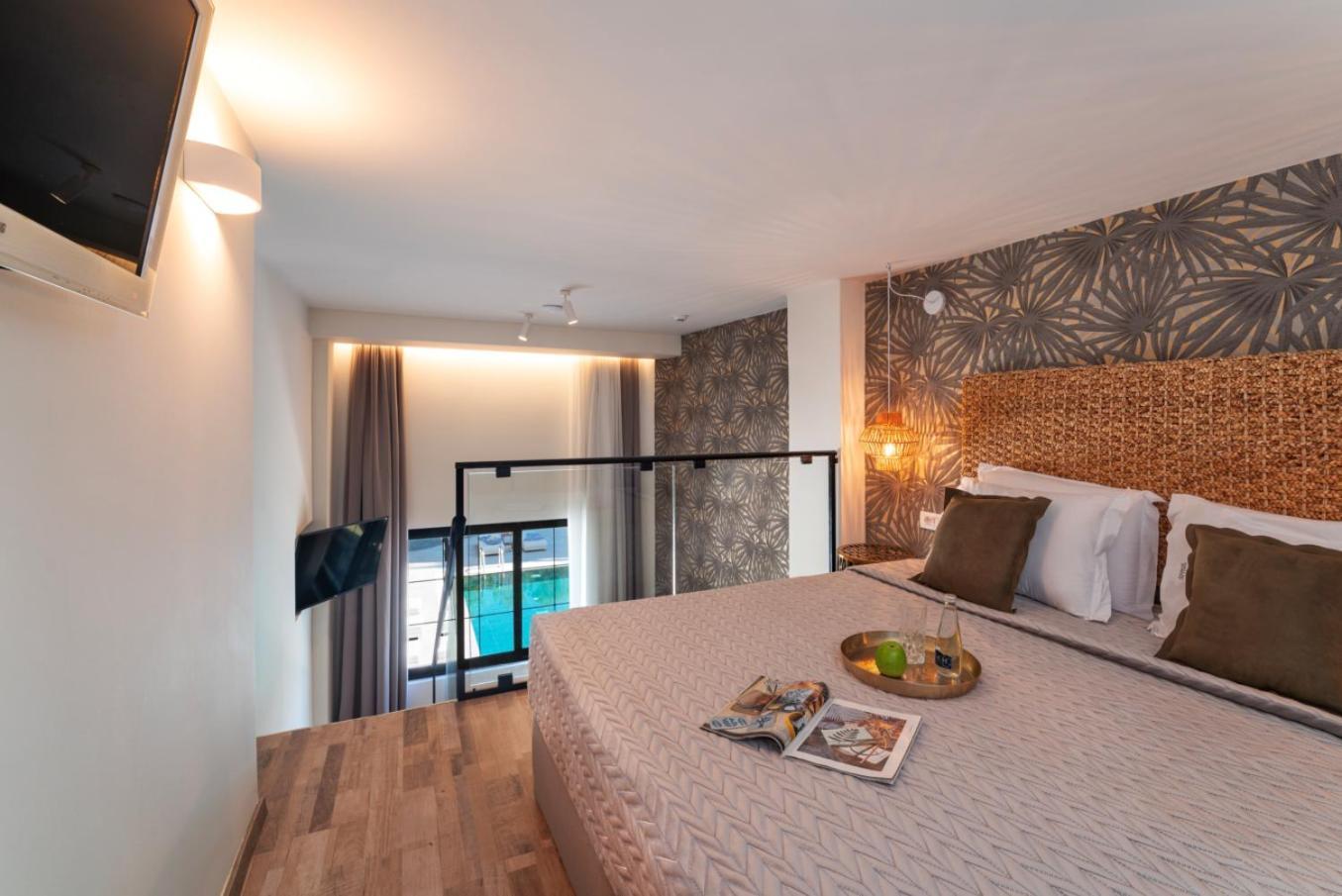 Double Room Pool View