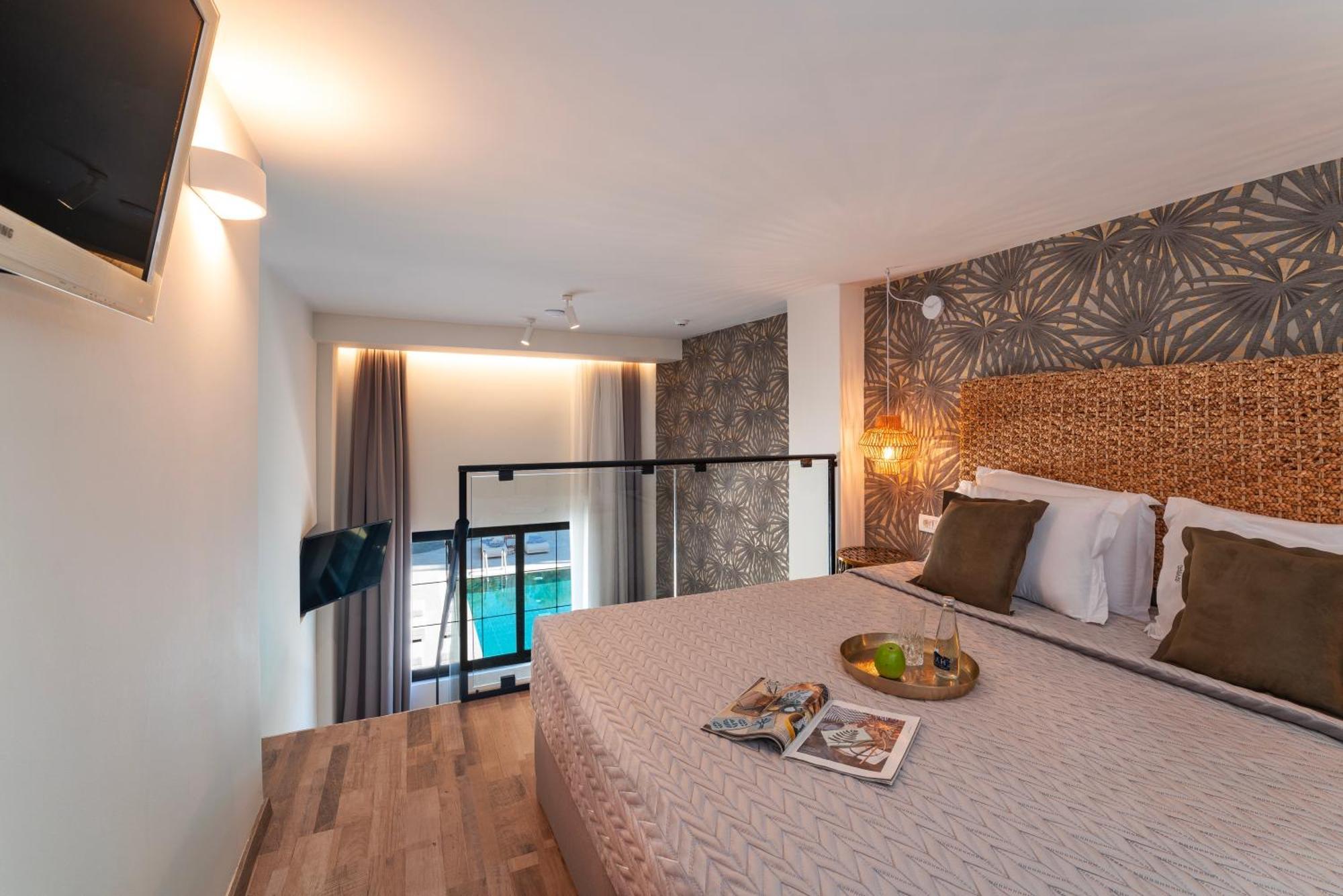 Double Room Pool View