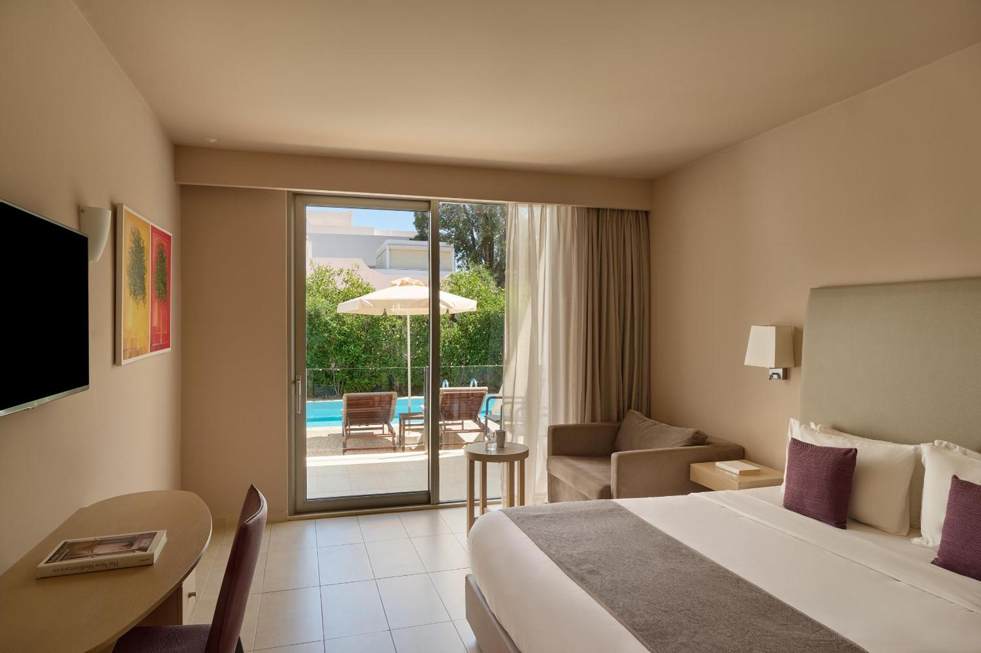 Double Room Swim Up Inland View