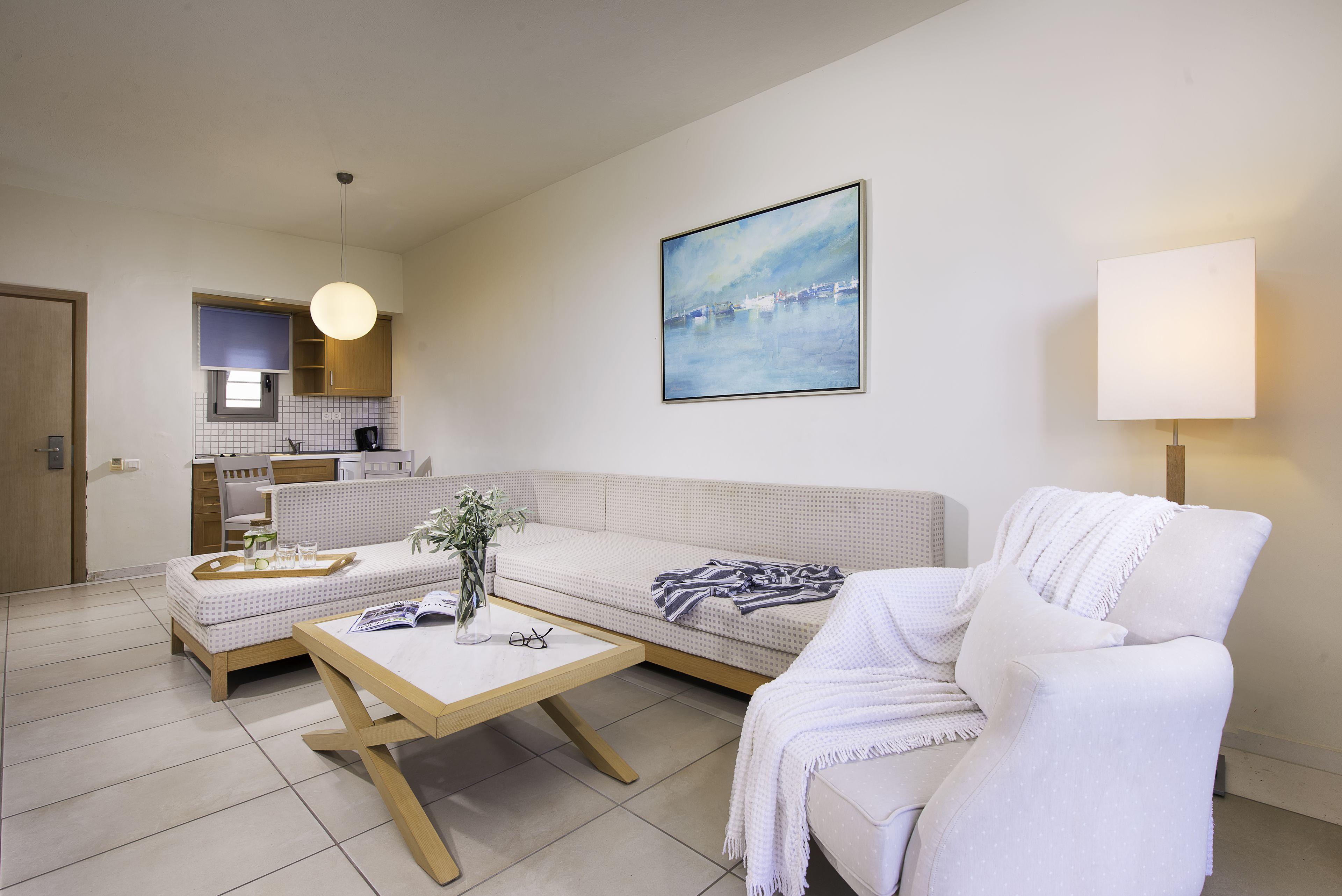 Deluxe Family Suite Garden view