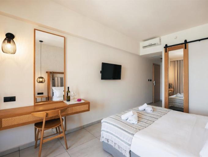 Double or Twin Room Partial Sea View