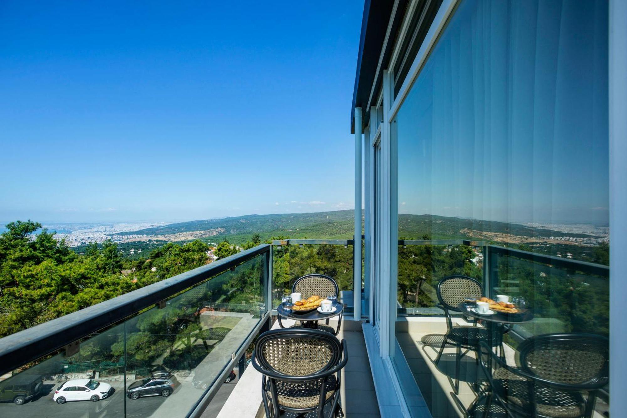 Deluxe King Suite