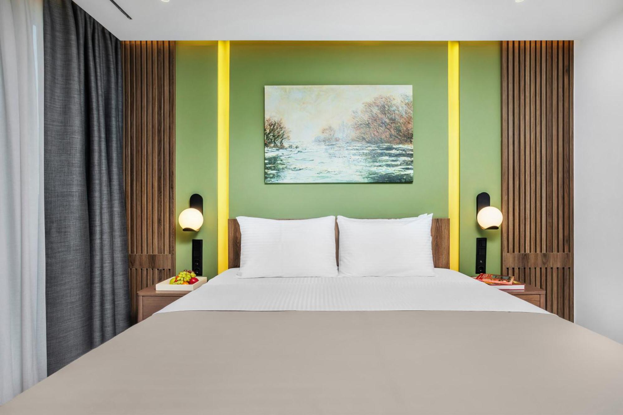 Deluxe King Suite