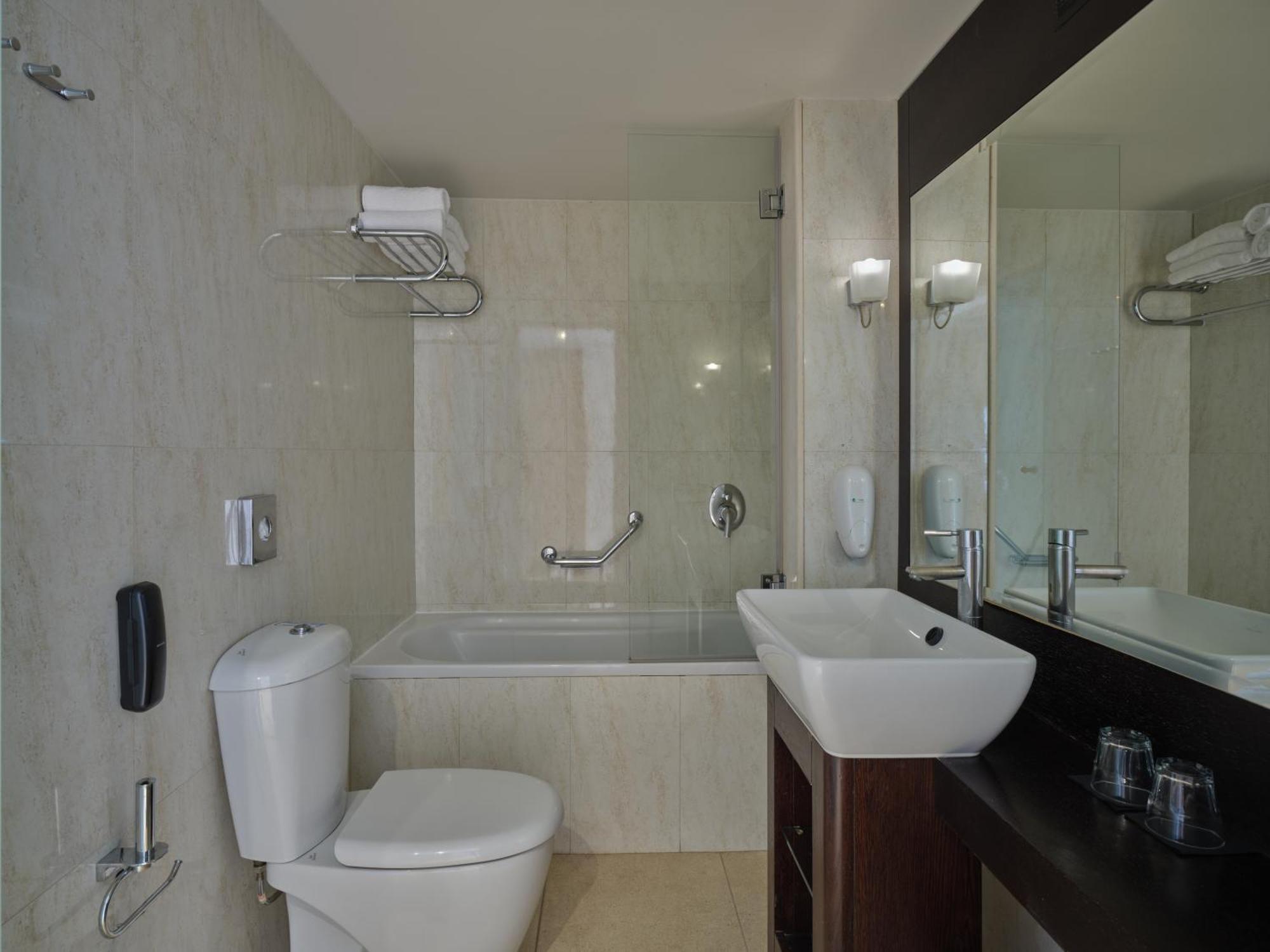 Double or Twin Room Garden View