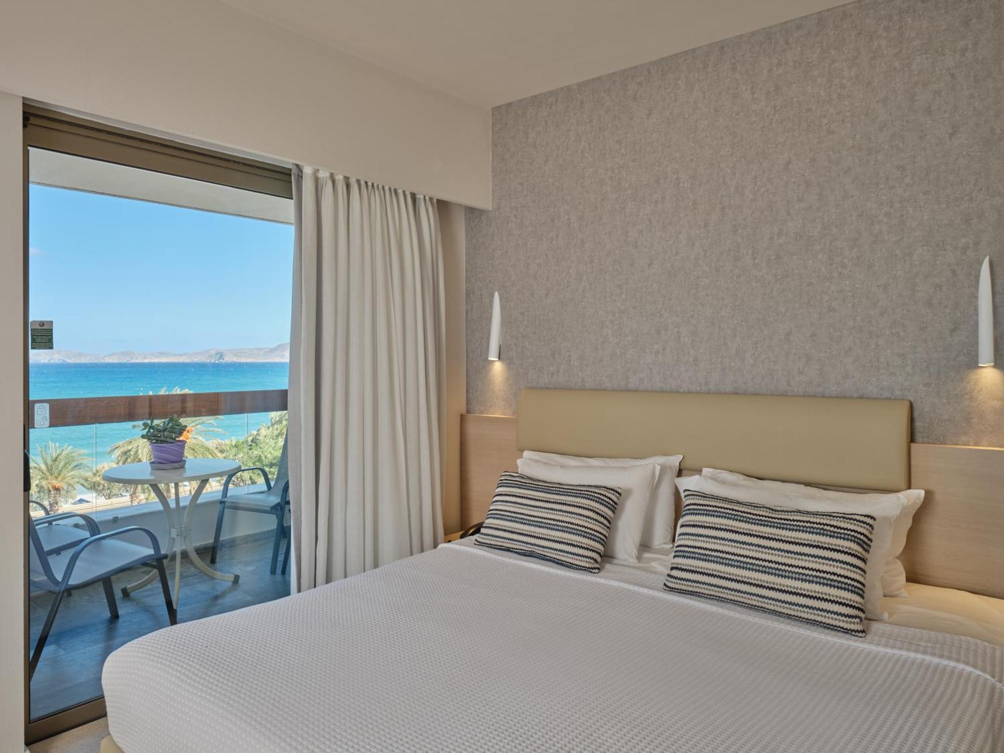 Double or Twin Room Sea View