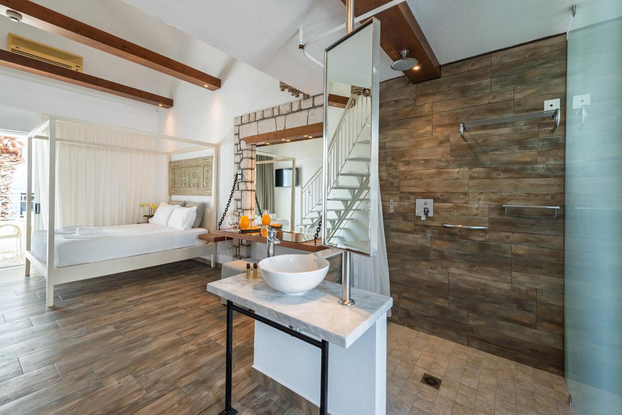 Deluxe Quadruple Room
