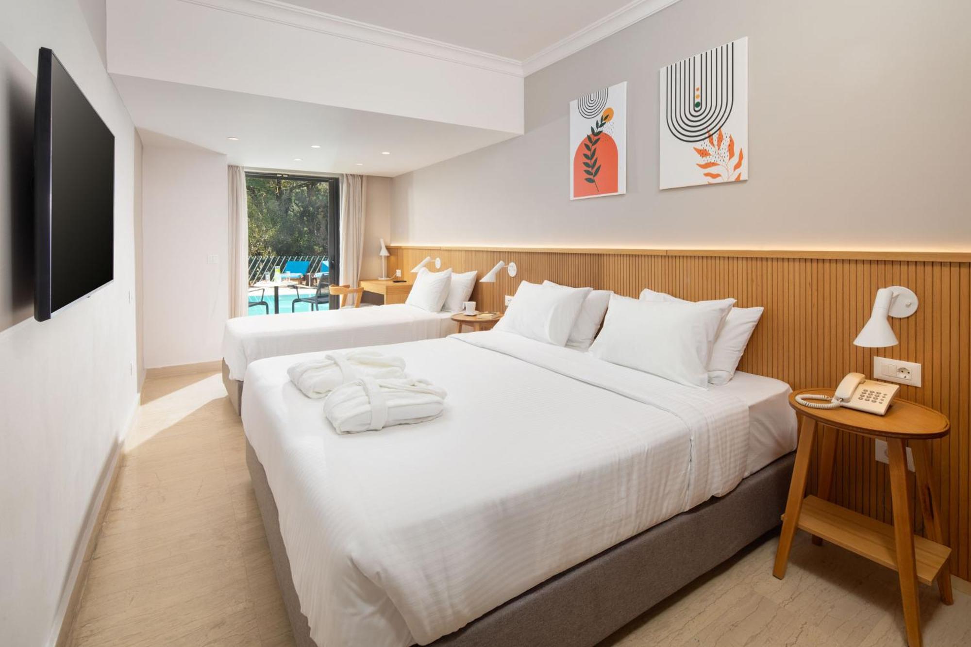 Double or Twin Room Sharing Pool