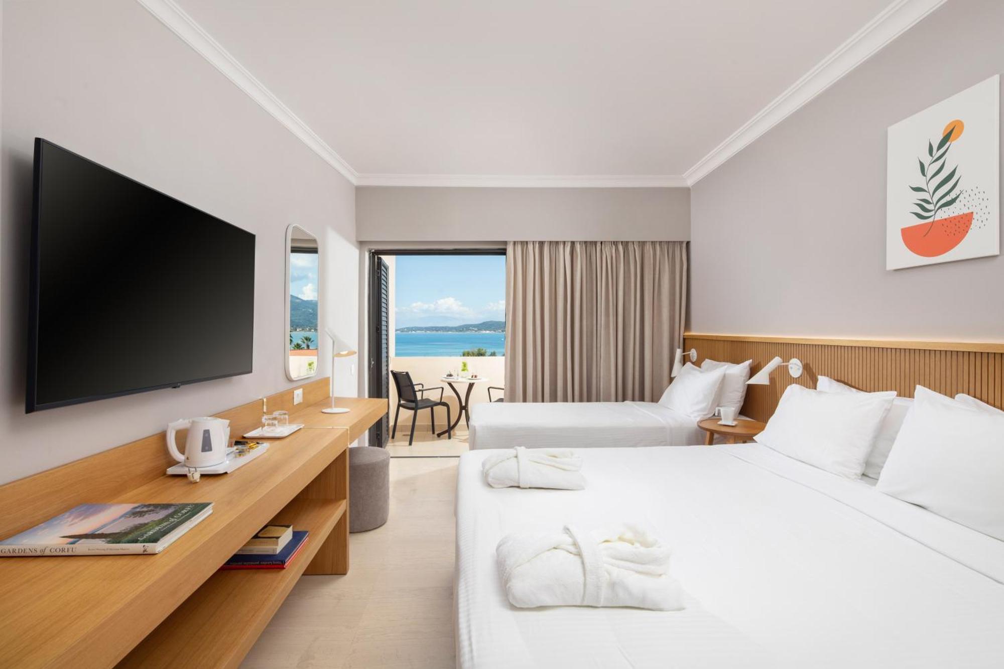 Double or Twin Room Sea View