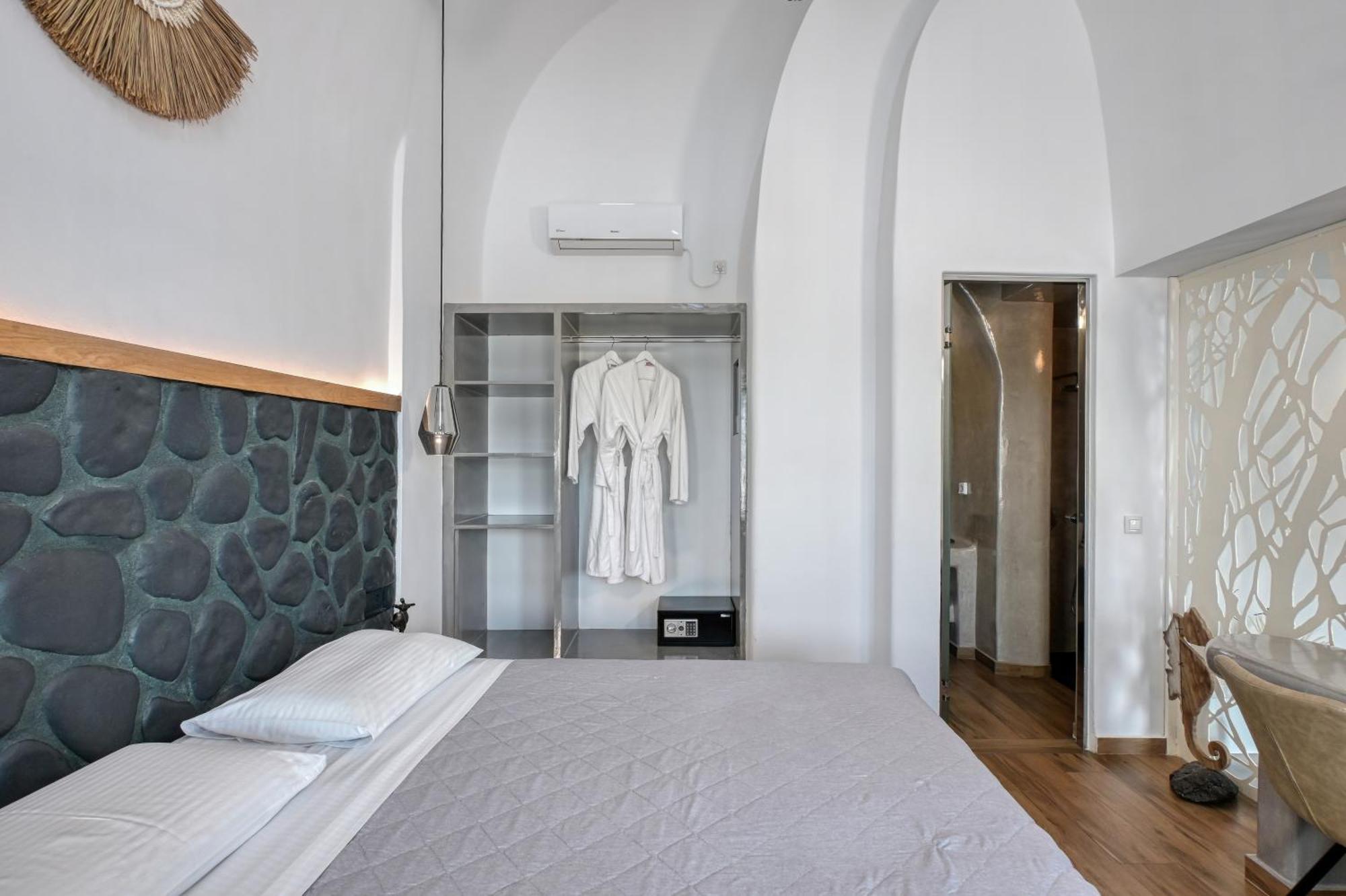 Premier Suite with outdoor heated private Jacuzzi