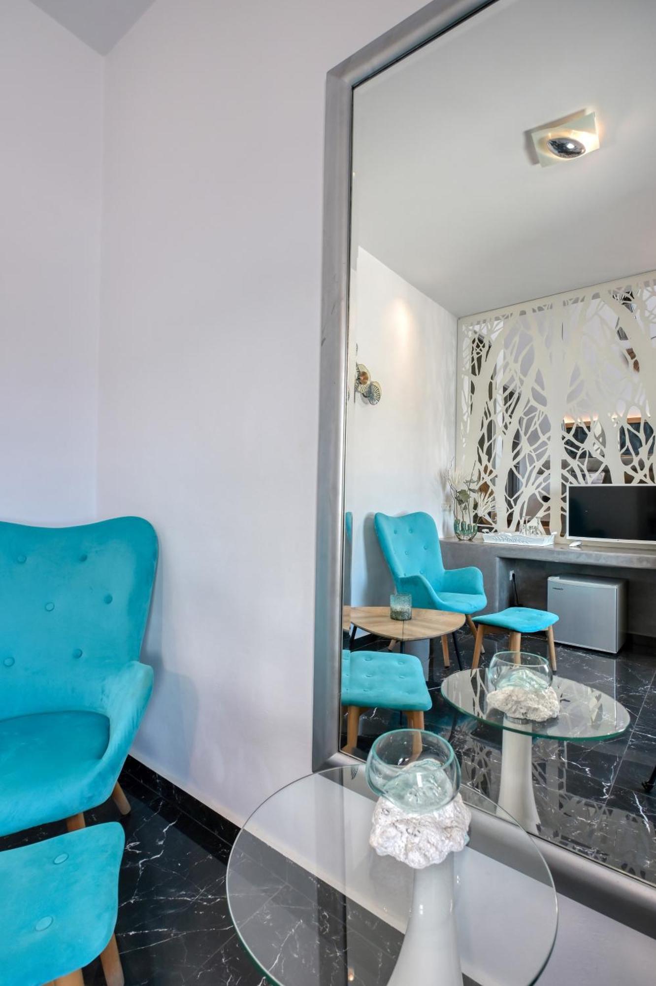 Premier Suite outdoor heated private Jacuzzi