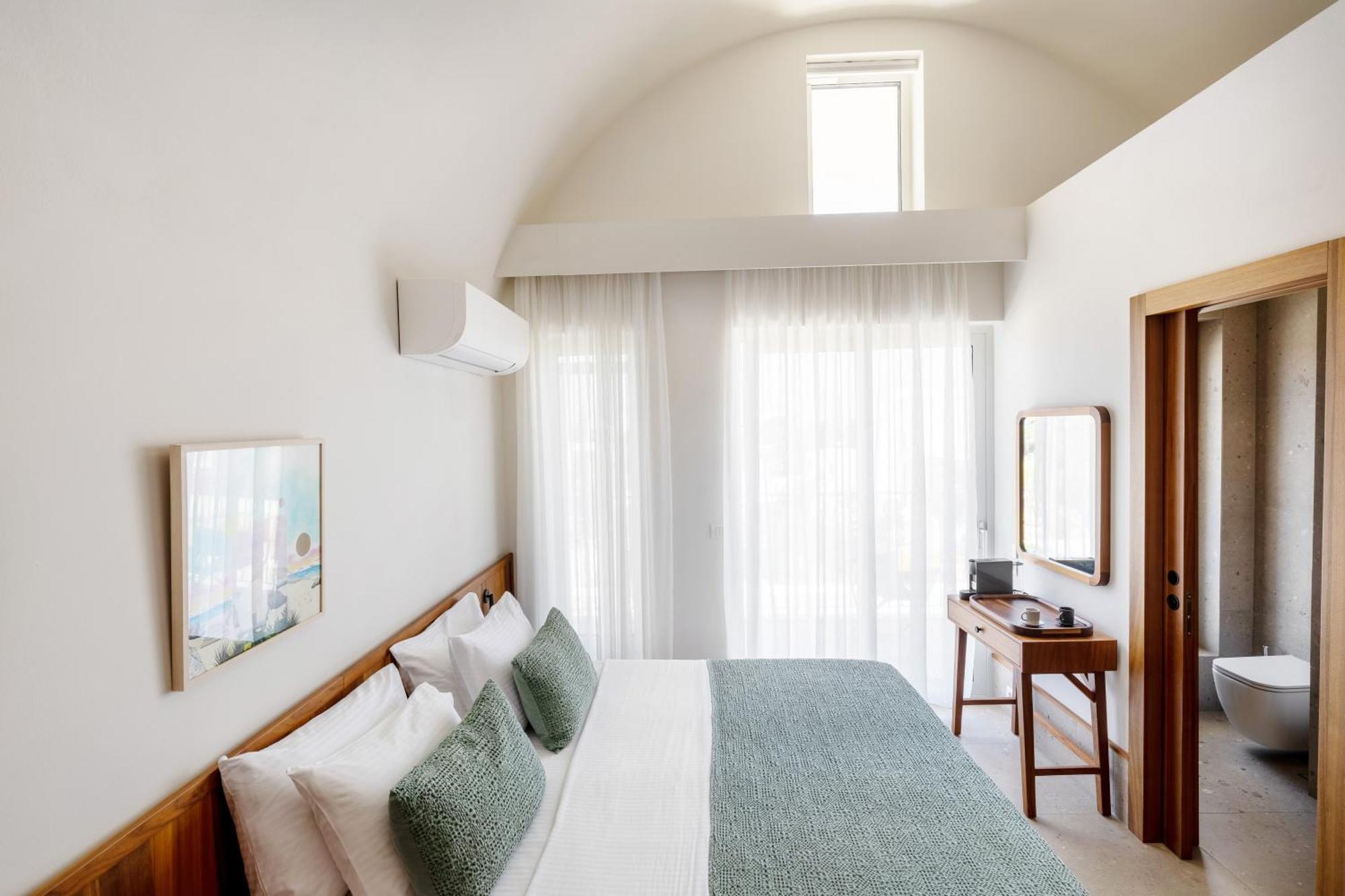 Friends & Family Suite Private Pool Side Sea View