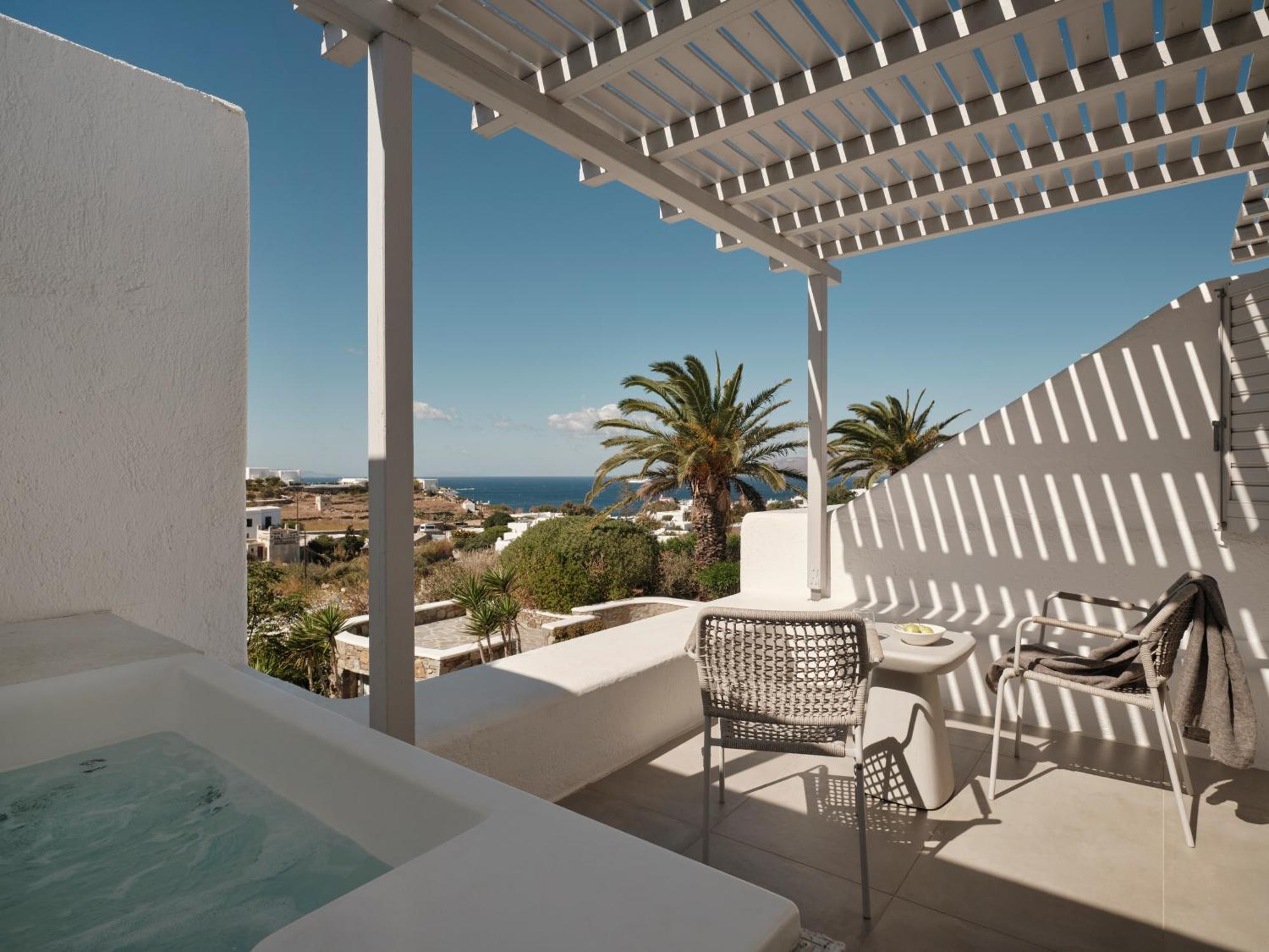 Cocoon Room or Sea View Jacuzzi