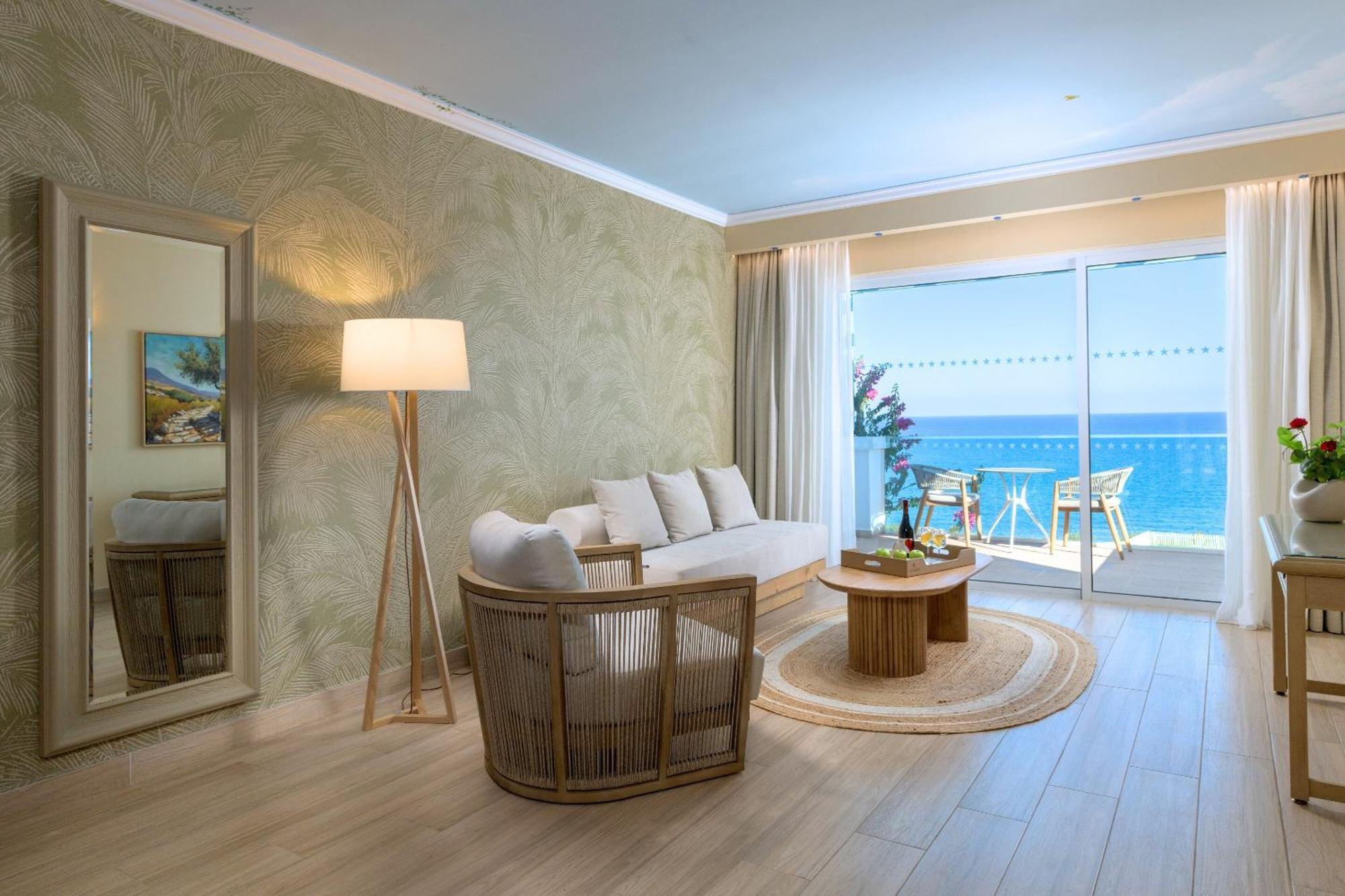 Deluxe Junior Suite Sea View 2