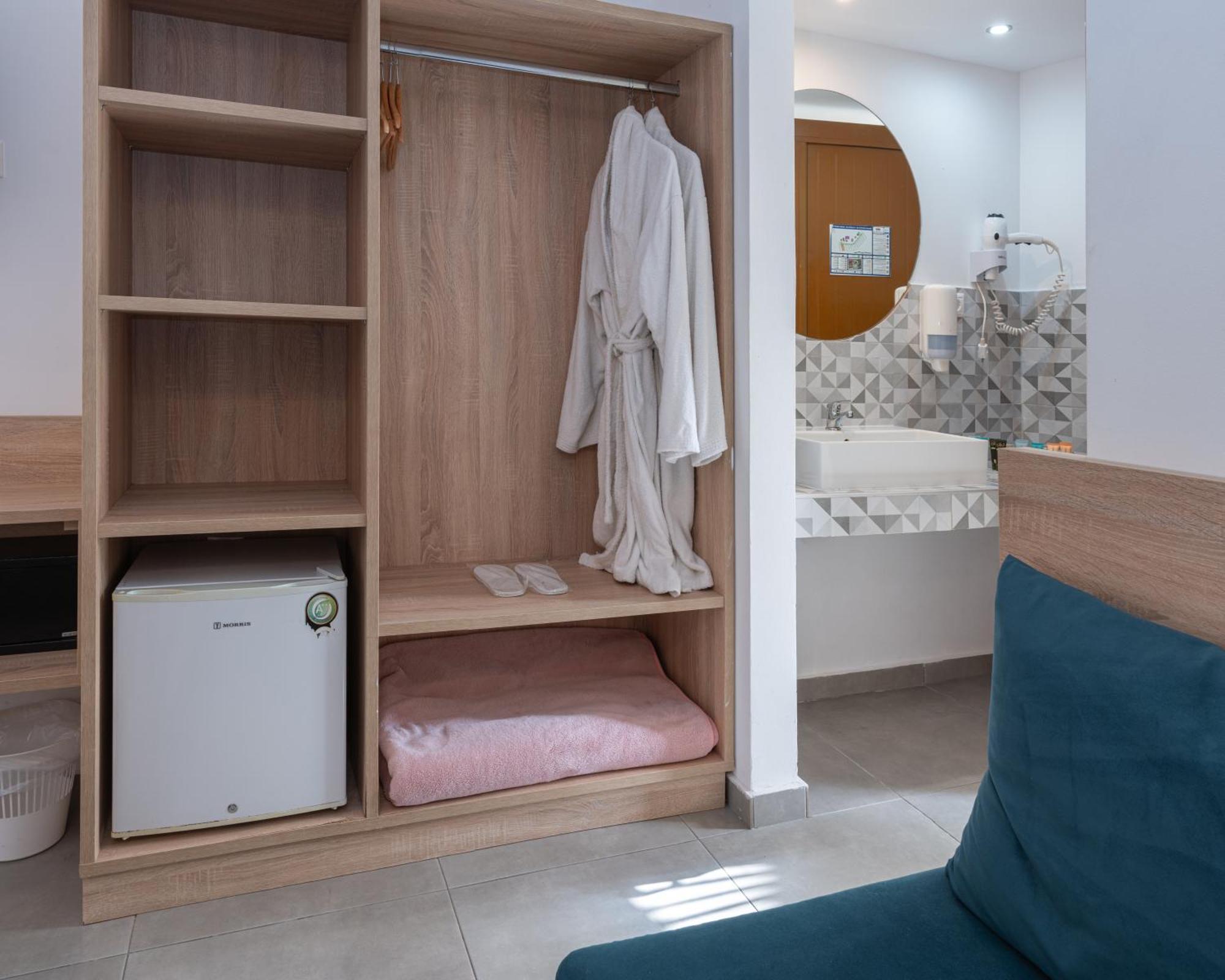 Junior Suite Sharing Pool