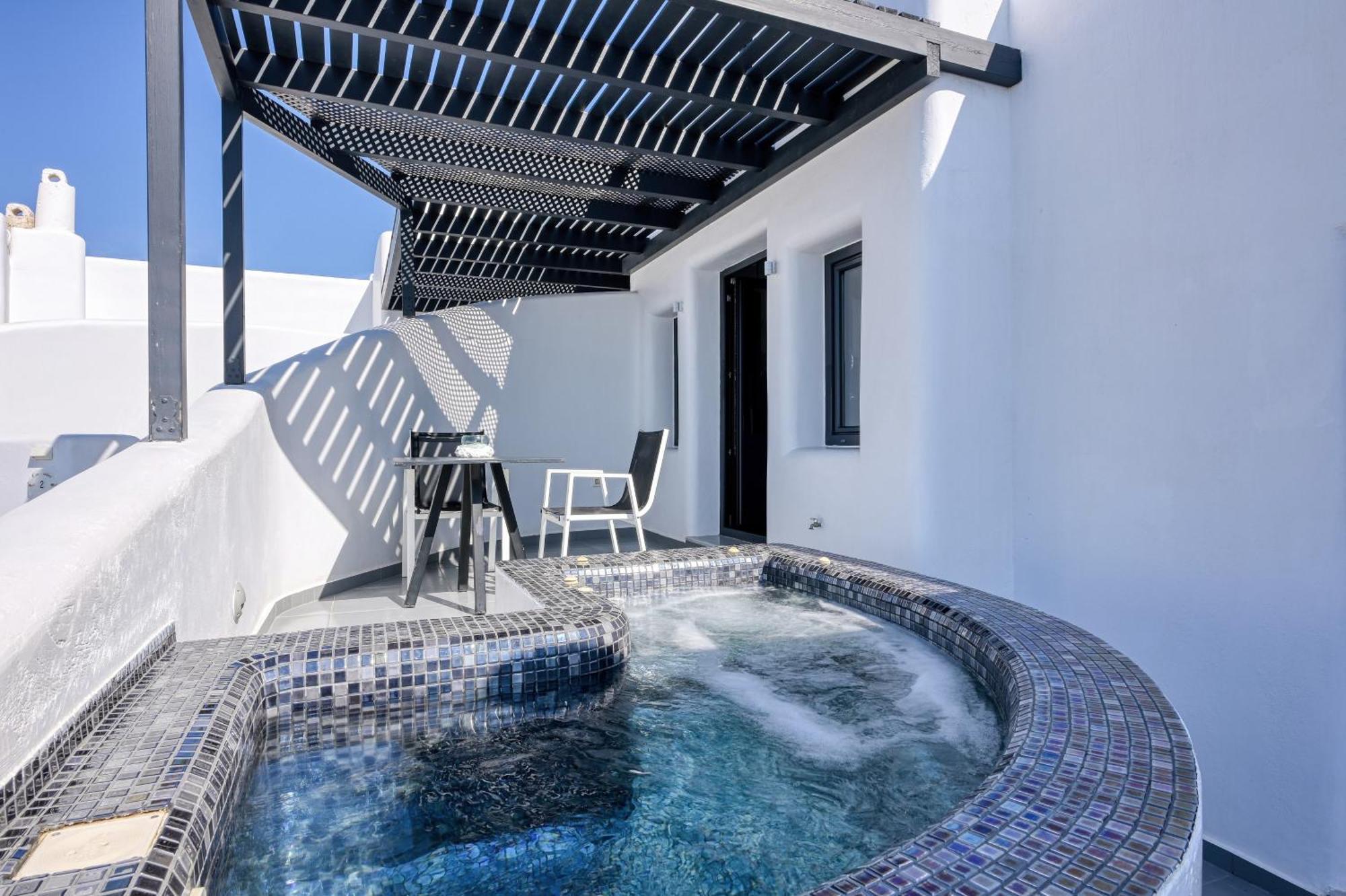 Premier Suite outdoor heated private Jacuzzi