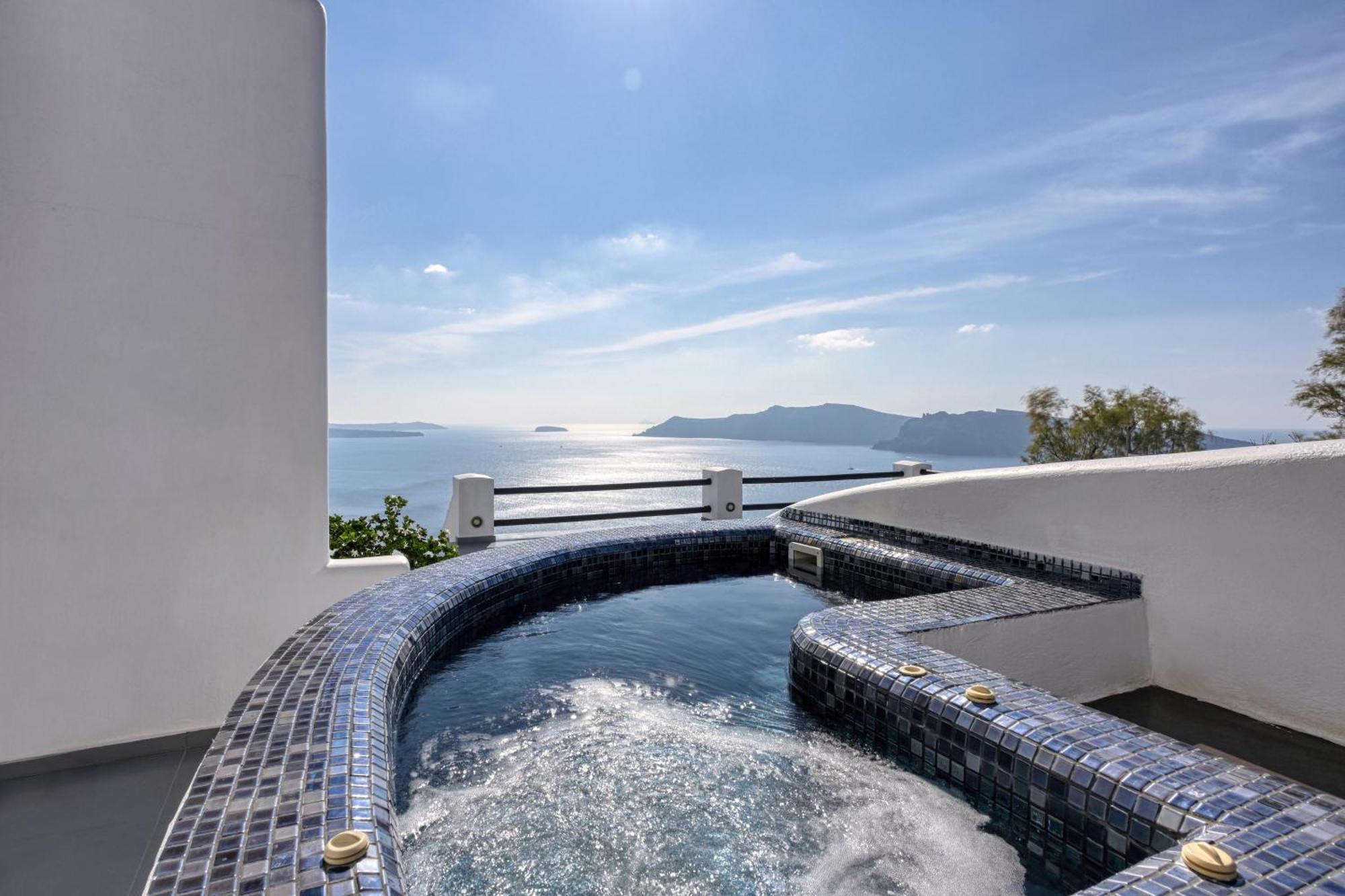 Premier Suite outdoor heated private Jacuzzi