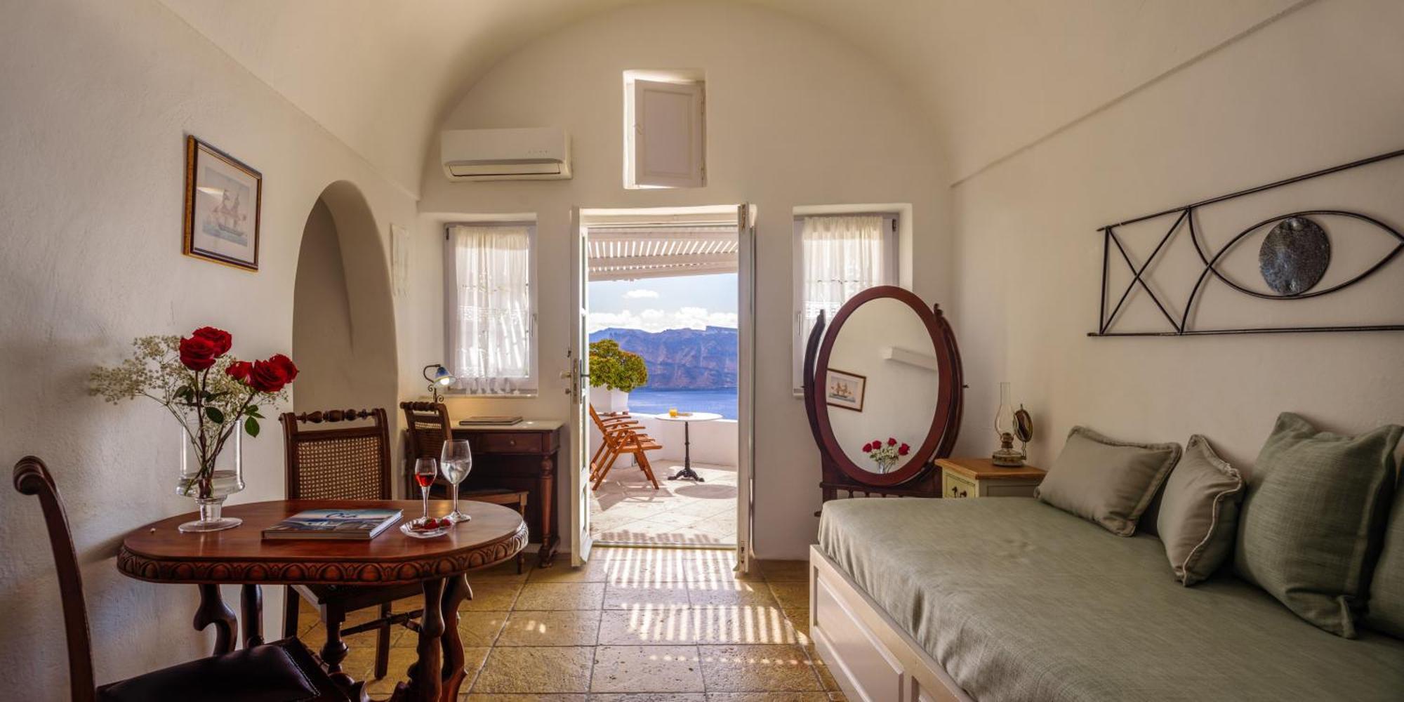 Superior Suite Private Whirlpool & Caldera View