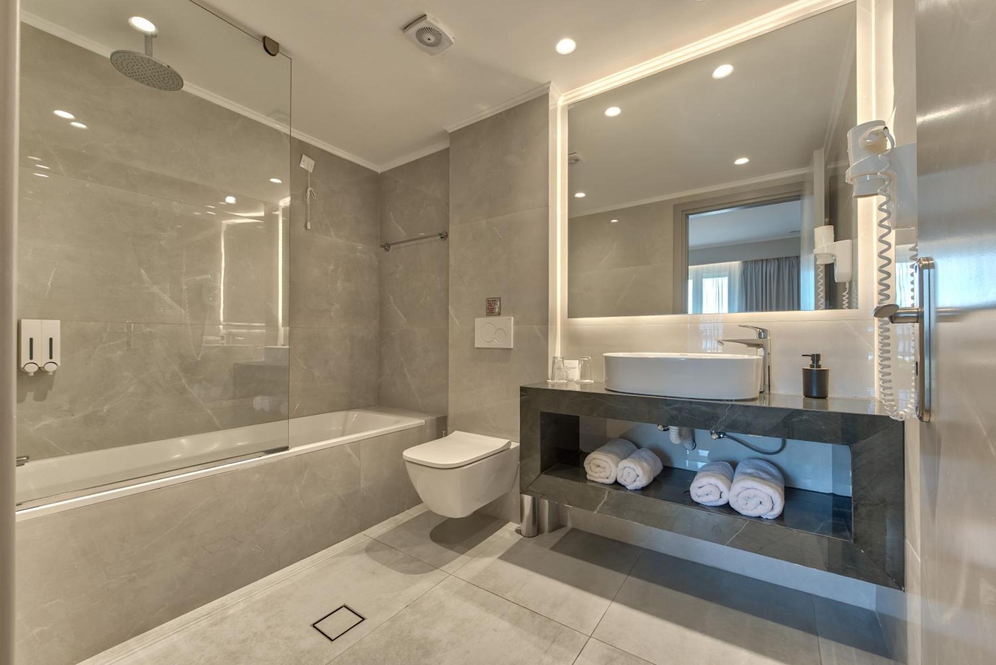 Superior Double Room Sea & Pool View