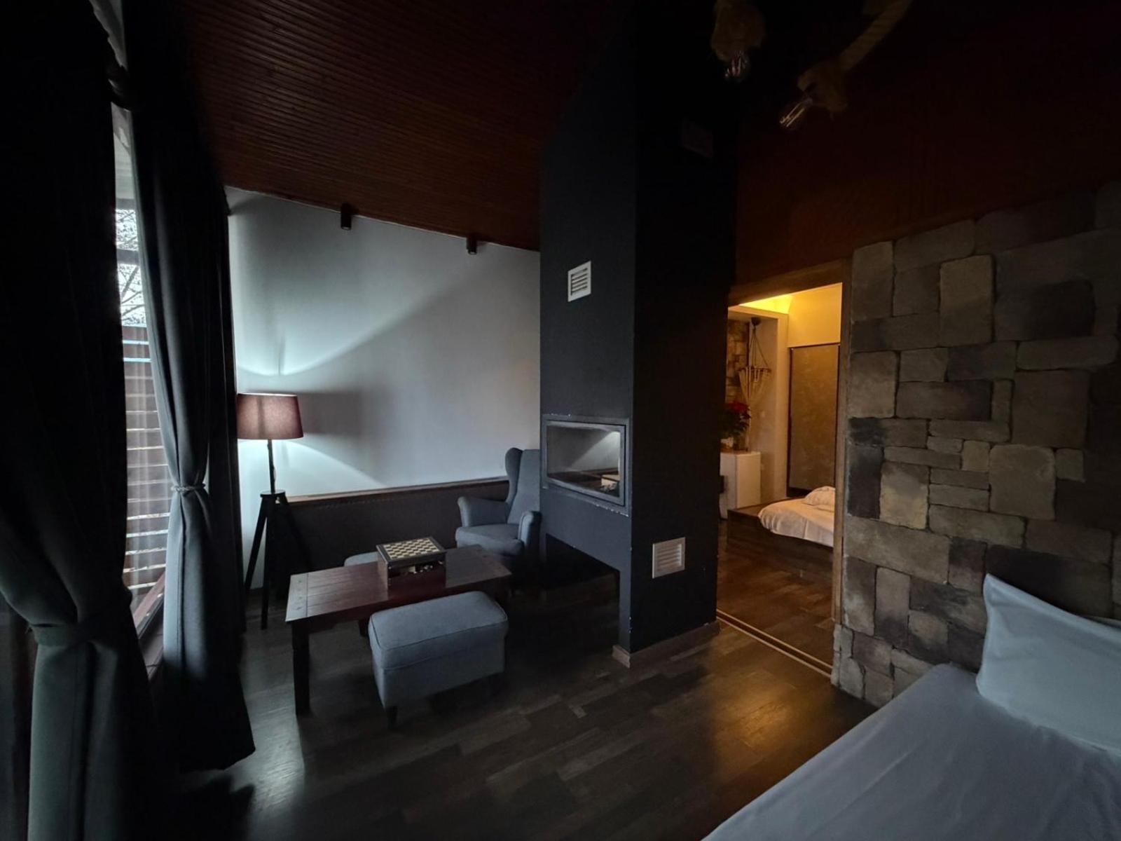 Deluxe Family Suite