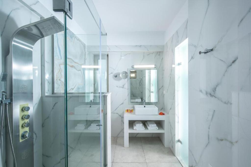 Deluxe Double or Twin Room Sea View