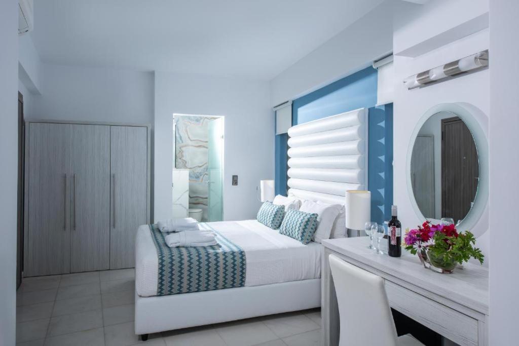 Deluxe Double or Twin Room Sea View