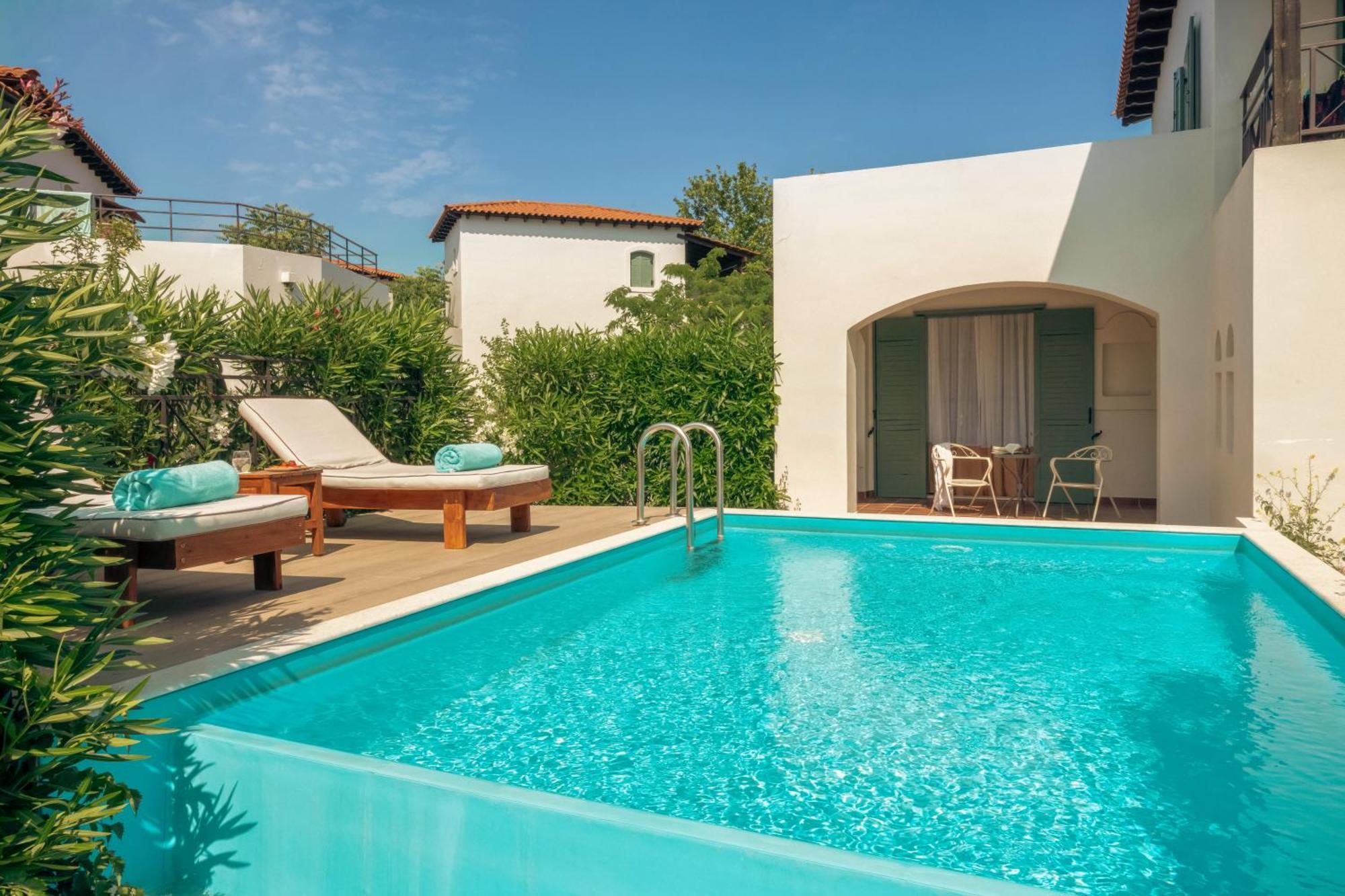 Upbeat Bungalow Garden View Private Pool
