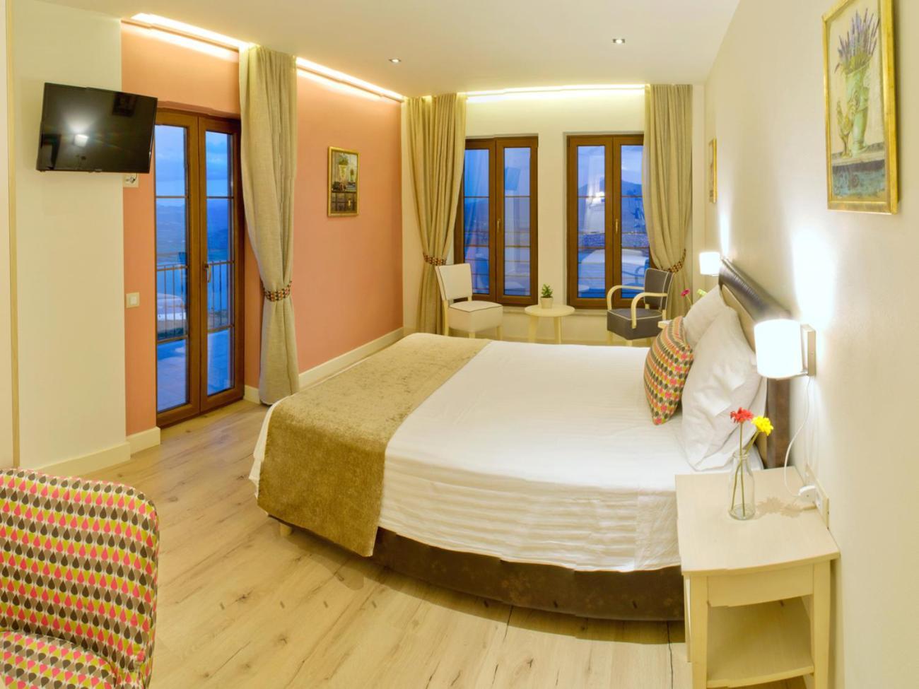 Junior Suite Lake View
