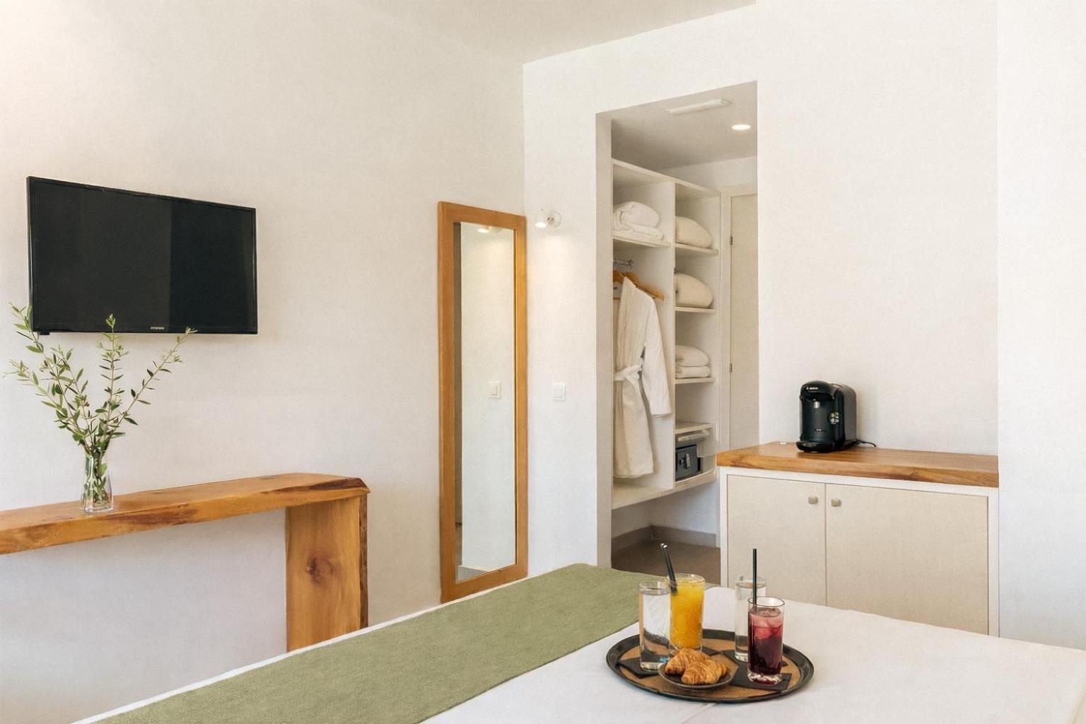Standard Sea View Room