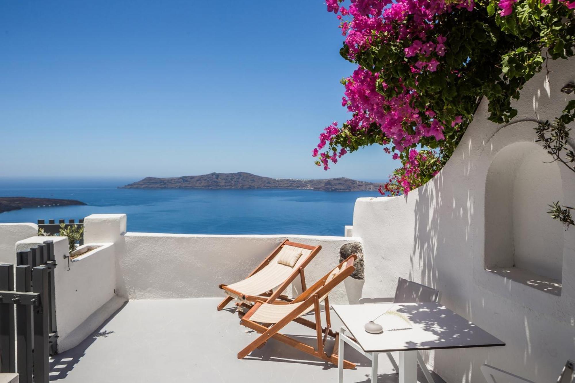 Exclusive Cave Suite with Indoor Hot Tub, Caldera view and Sea view