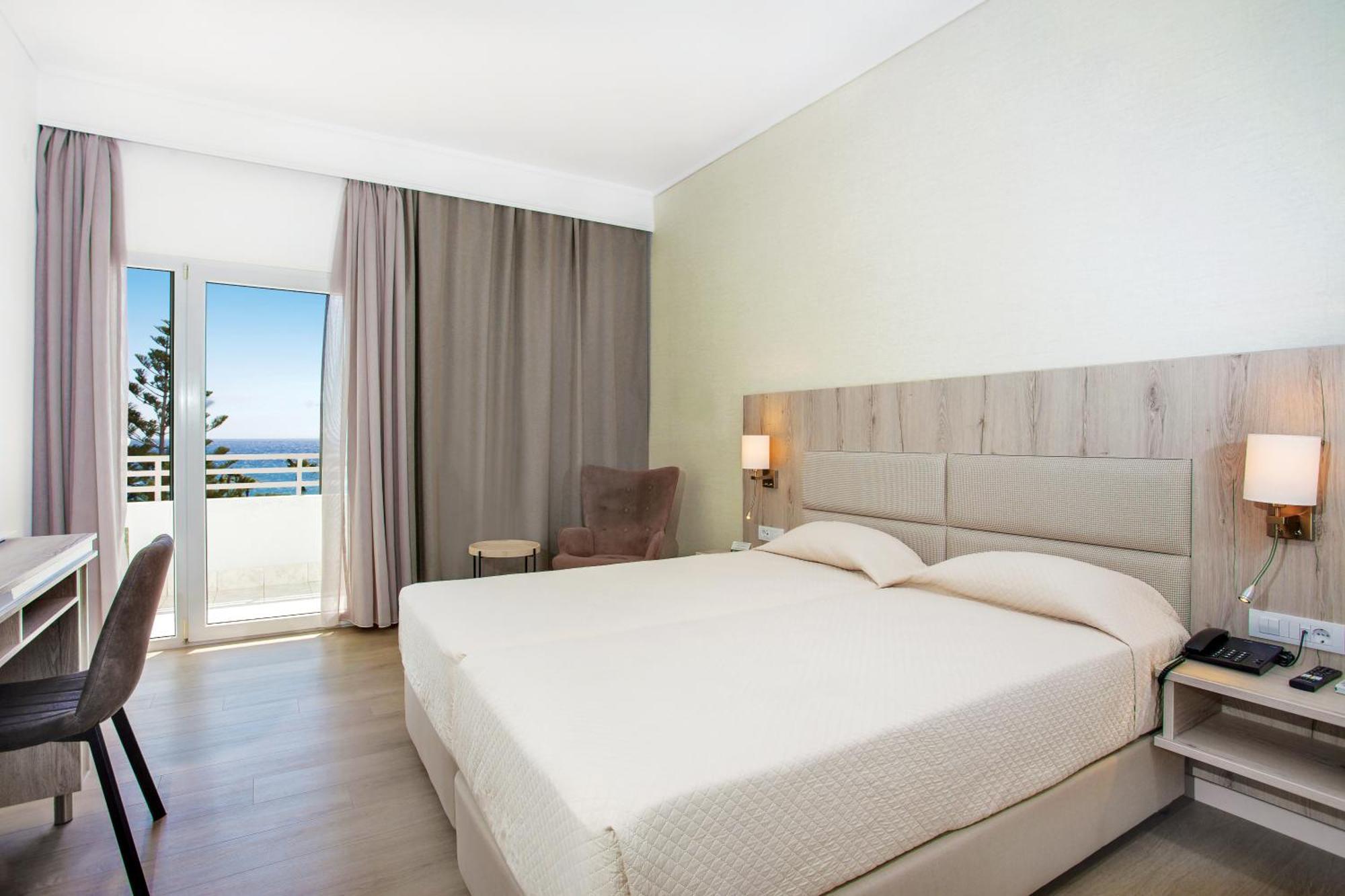 Superior Twin Room Panorama