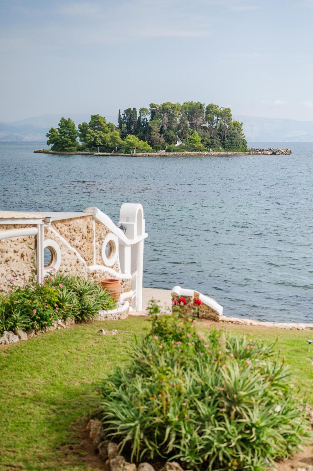 Deluxe Triple Suite balcony Pontikonisi island view