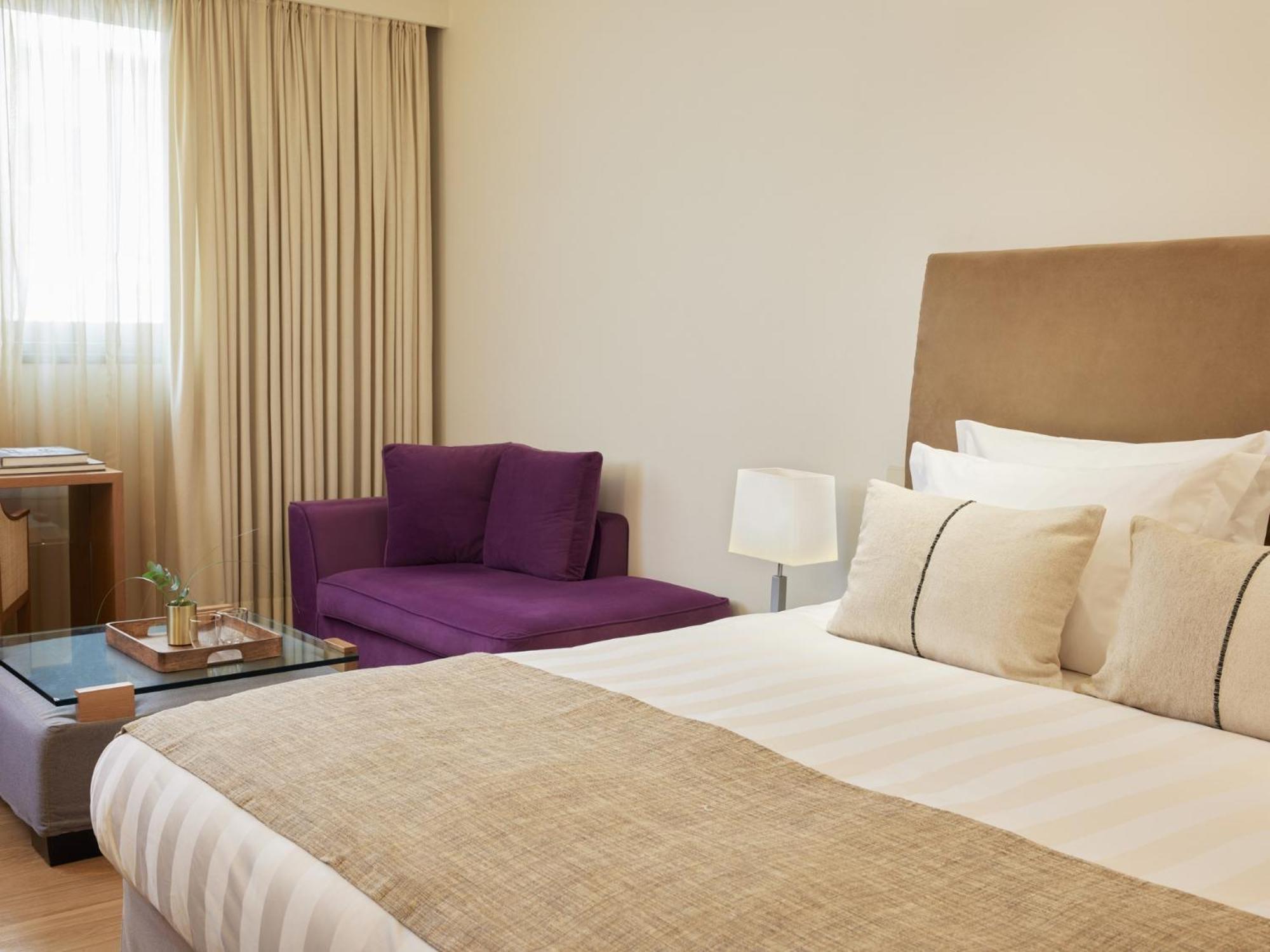 Comfort Room Atrium View