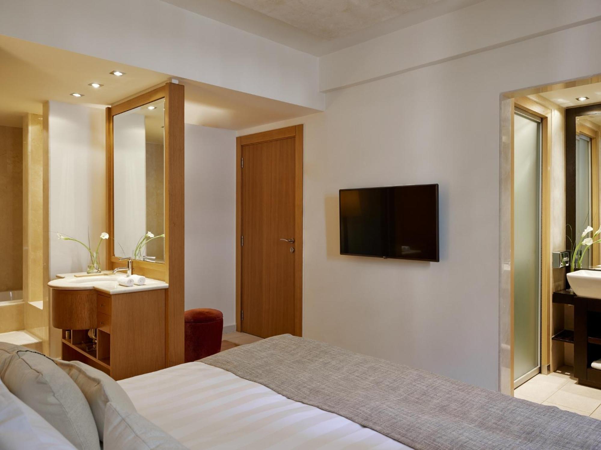 Deluxe Superior Room City View