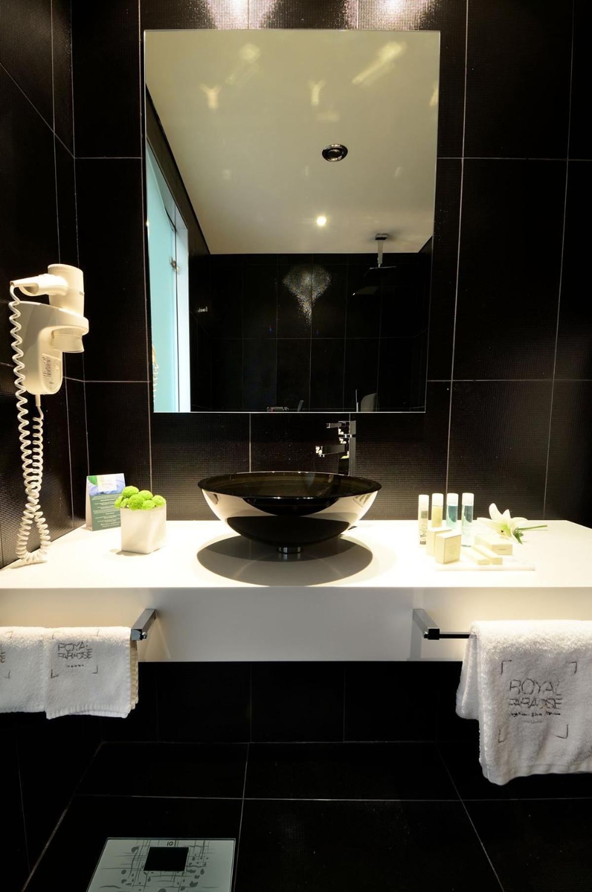 Deluxe Double or Twin Room Sea View